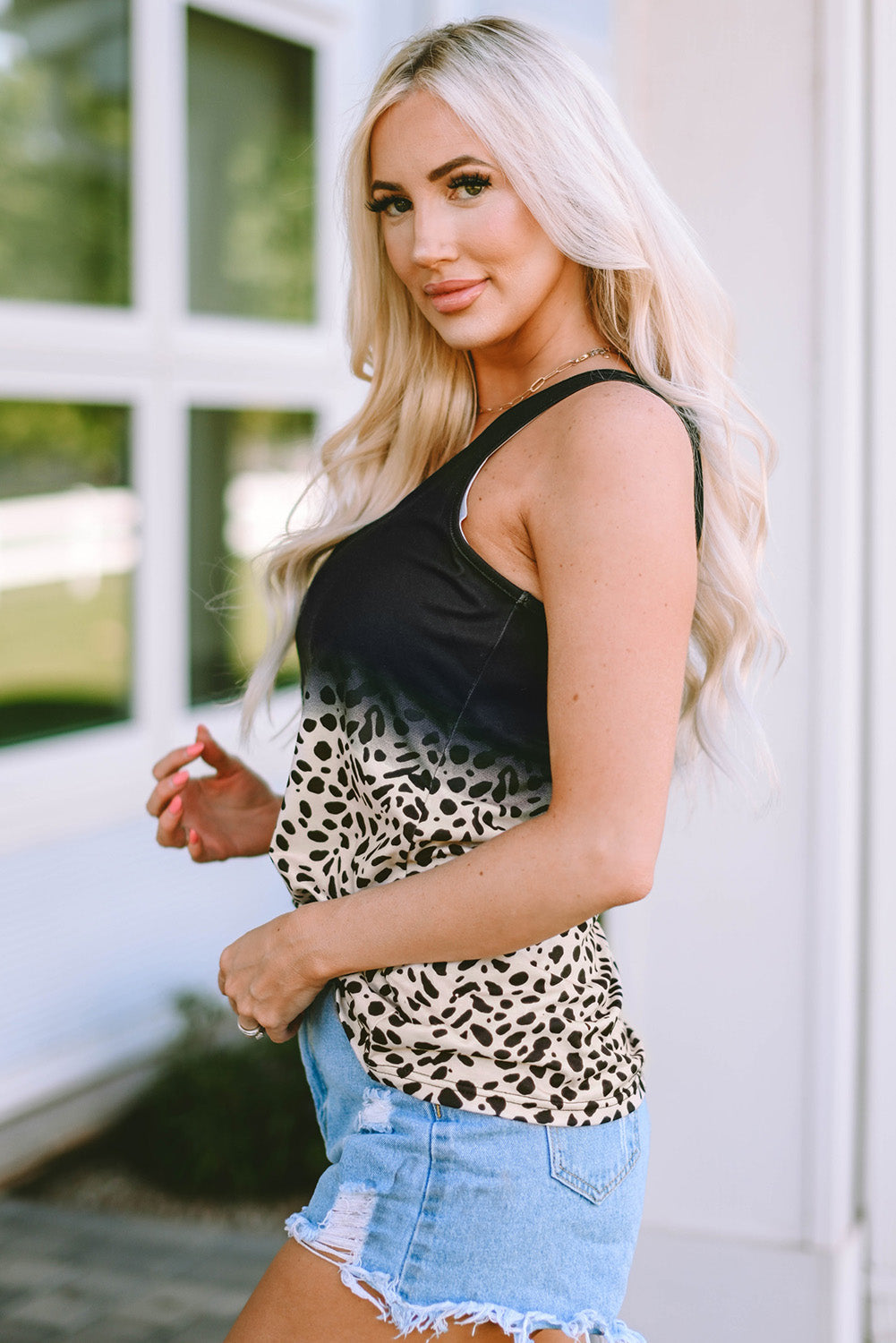Women's Tank Top with Gradient Split Neck