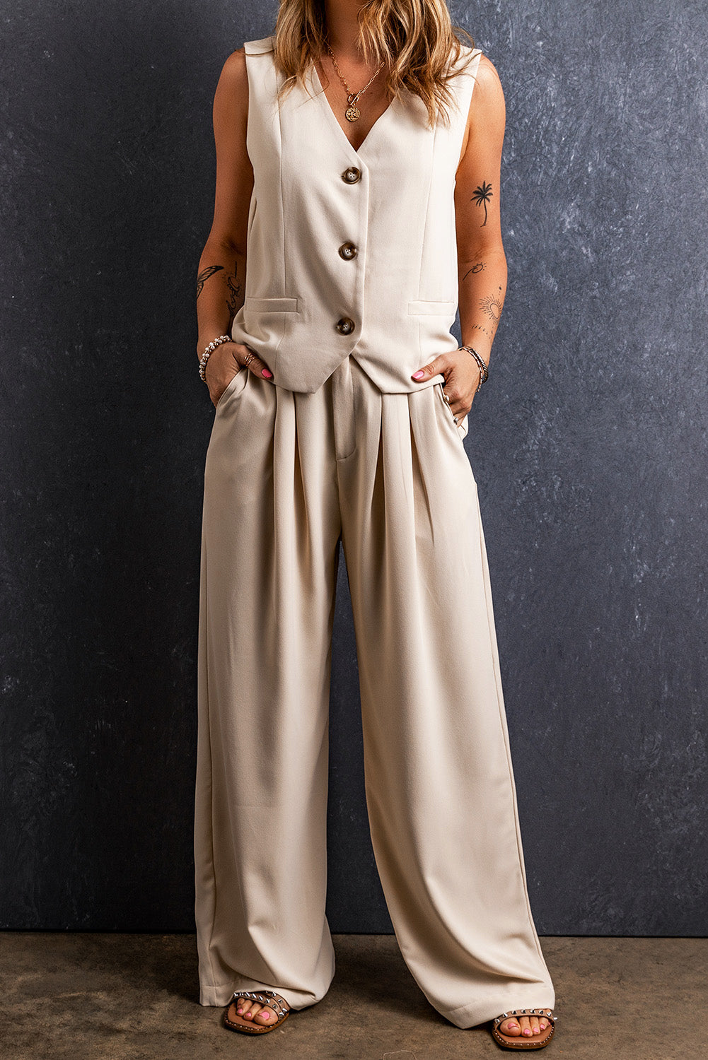 Women's Leg Pants Featuring Wide Elastic Waist Pleat-Detail