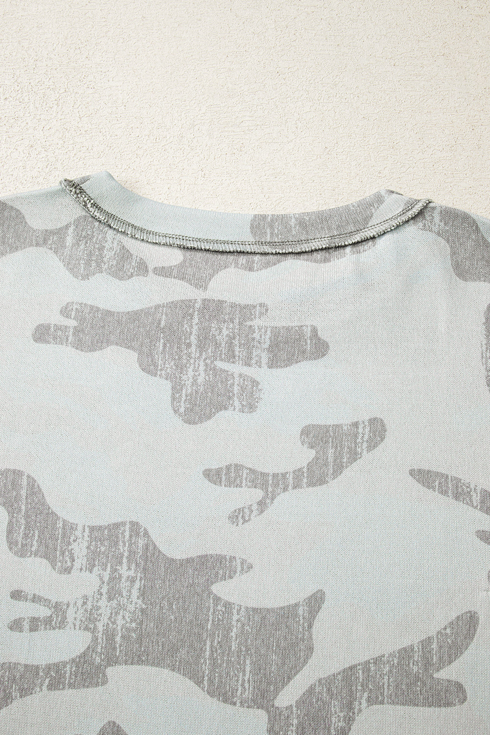 Retro Camouflage Print Exposed Seam Patchwork Drop-Shoulder Sweatshirt