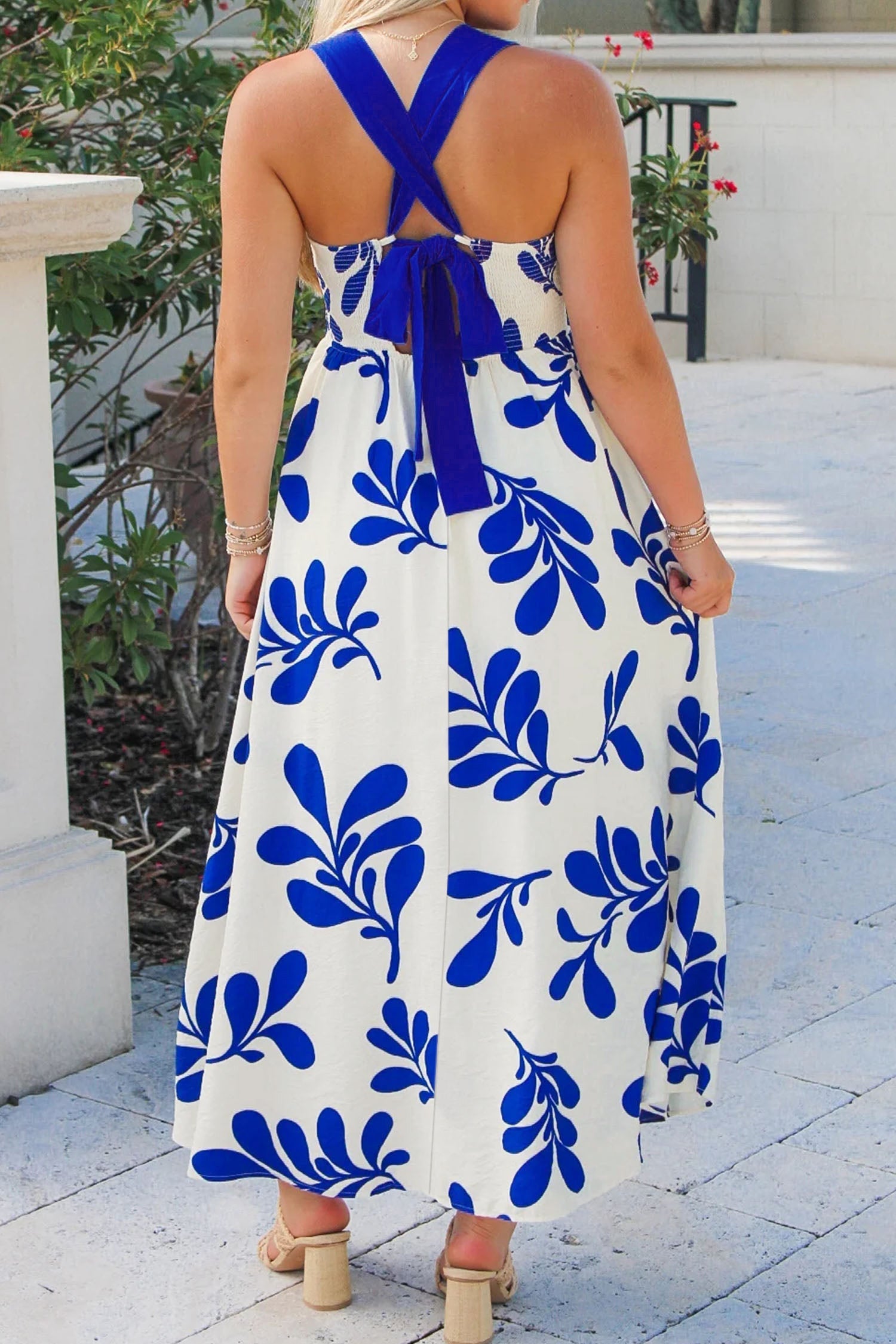 Crisscross Tie Floral-Print Tie Back Sleeveless Long Dress in Blue