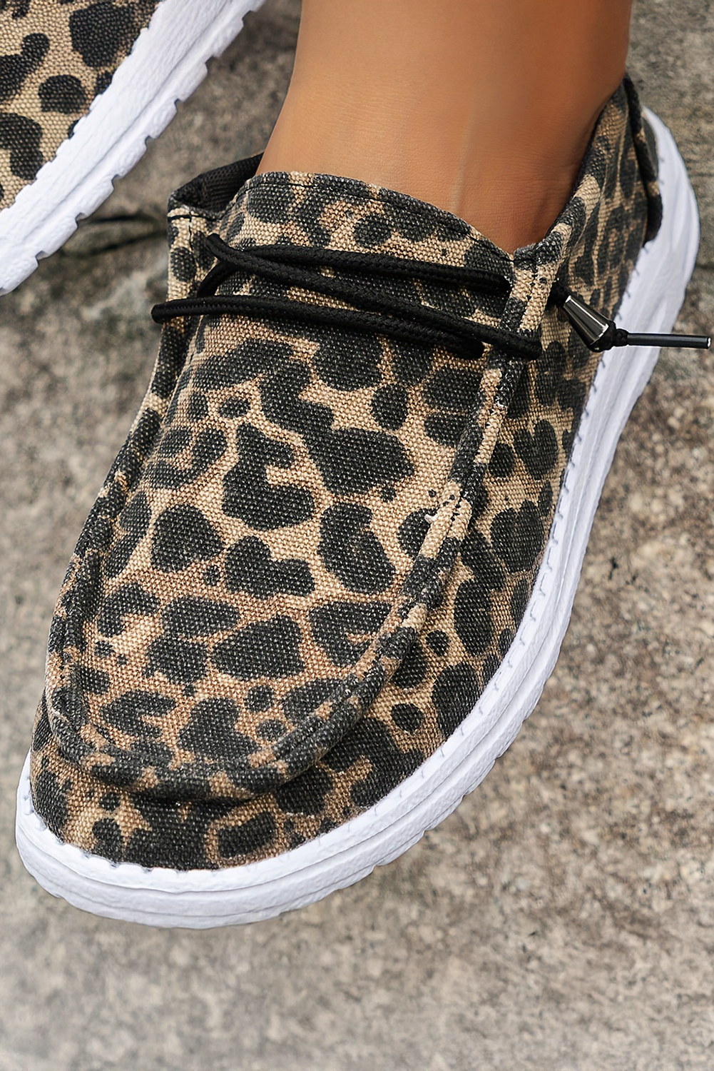 Lace-up Decor Leopard Canvas Shoes