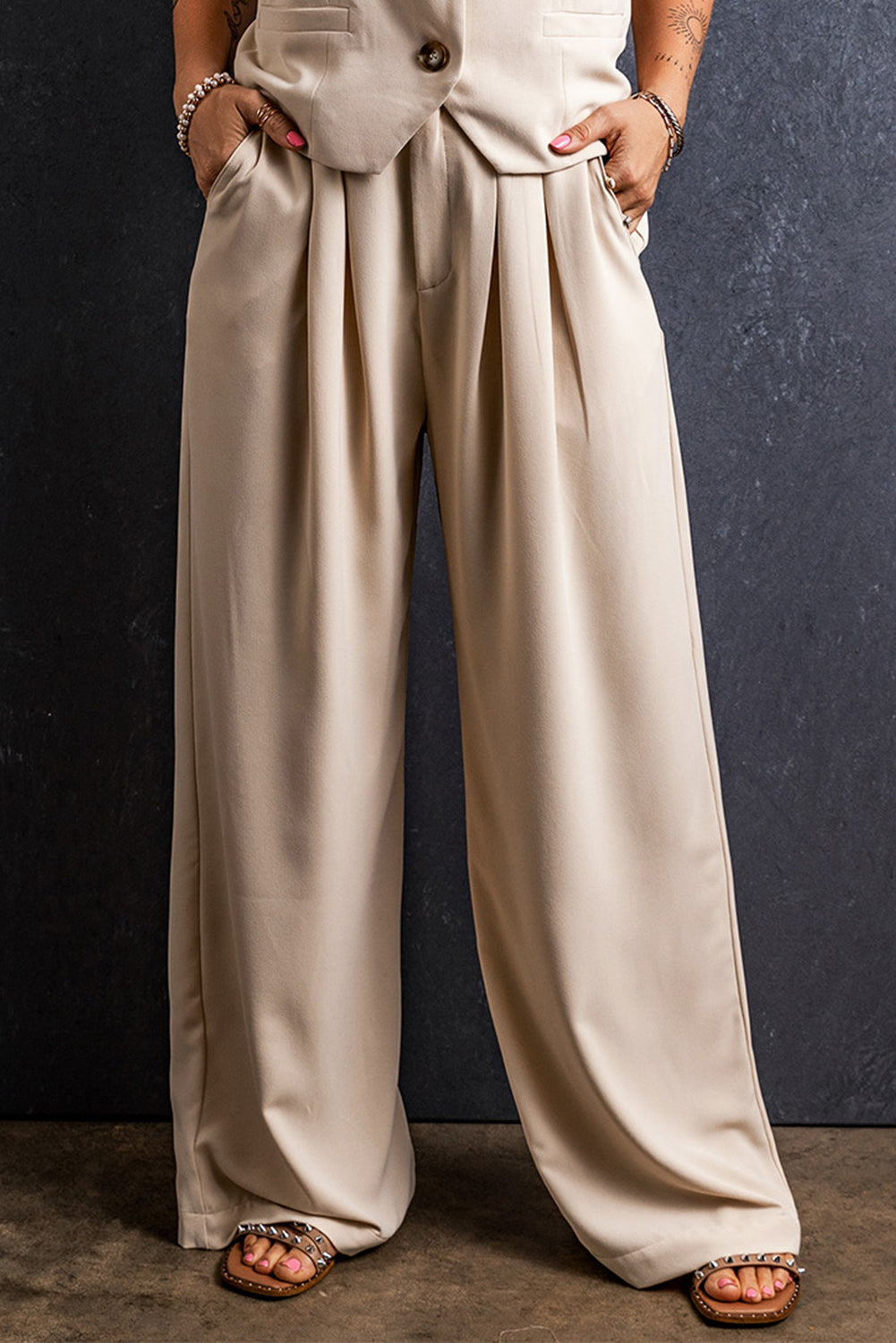 Women's Leg Pants Featuring Wide Elastic Waist Pleat-Detail