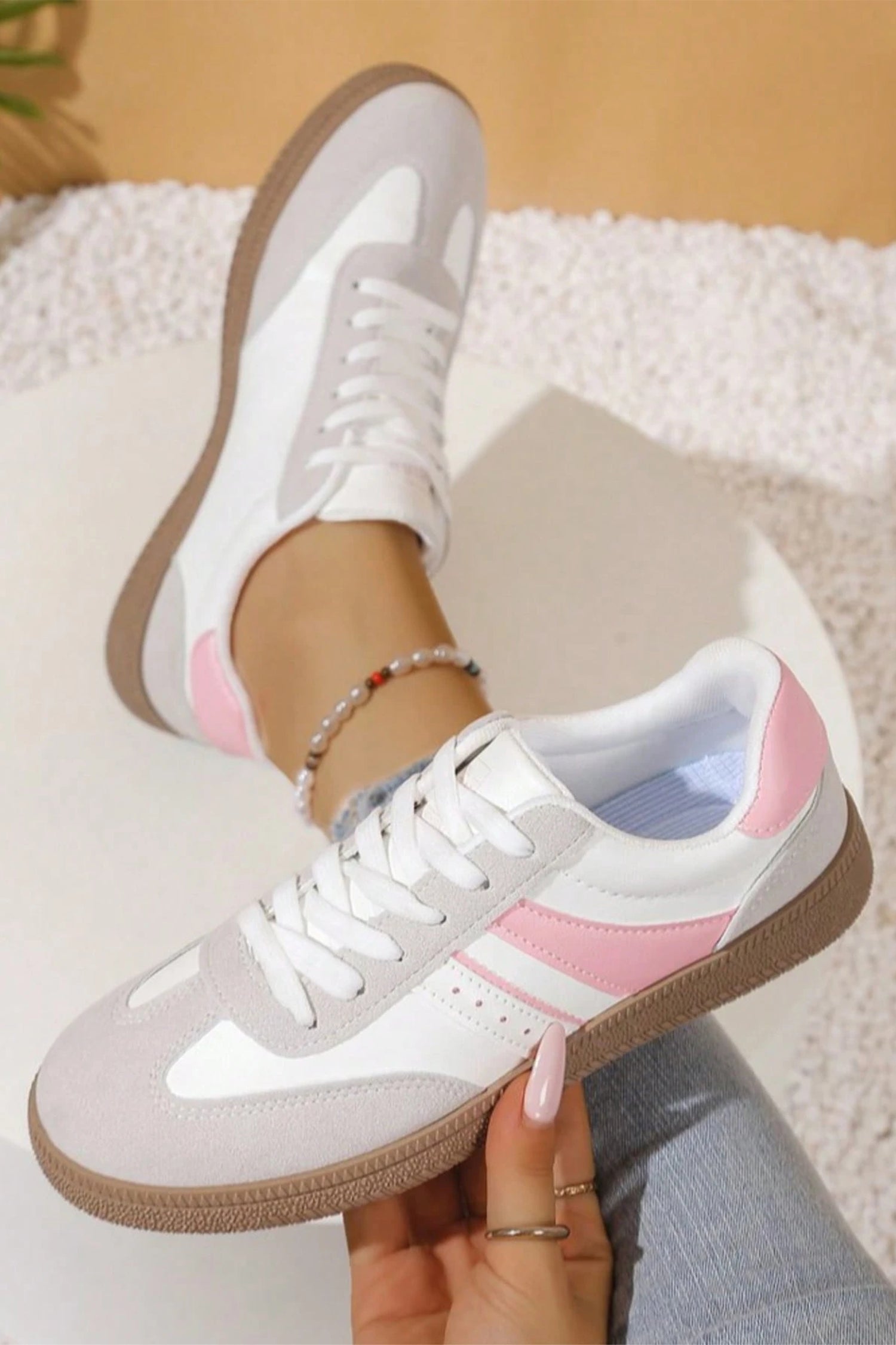 Fashionable Up Patchwork Lace Low Top Flat Sneakers in Pink