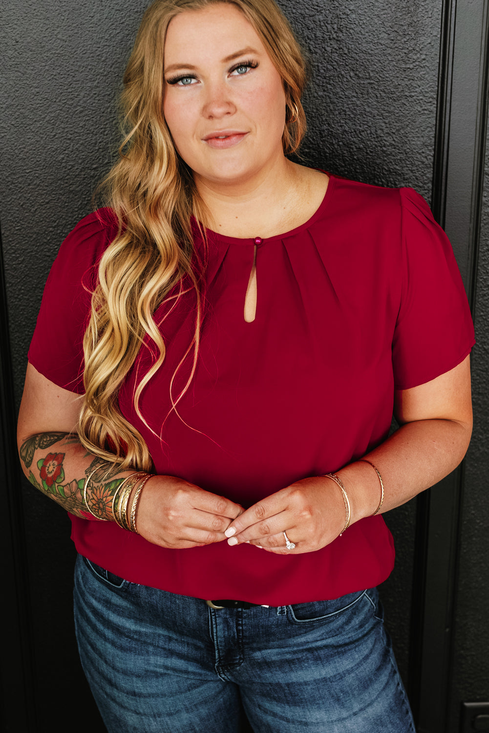 Women's T Shirt Featuring Pleat-Detail Crew Neck Plus Size
