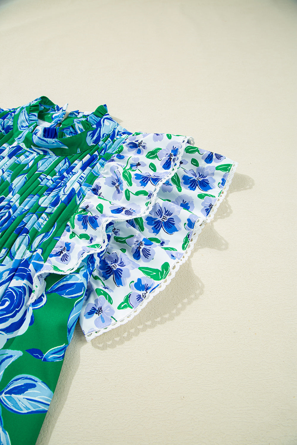 Lace Trim Floral-Print Trim Contrast Ruffle Sleeve Pleated Loose Blouse