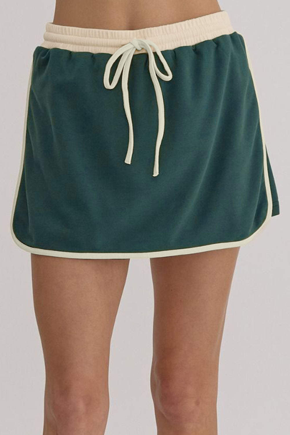 Contrast Evergreen Color Loose Pullover and Lace-up Waist Skort Set