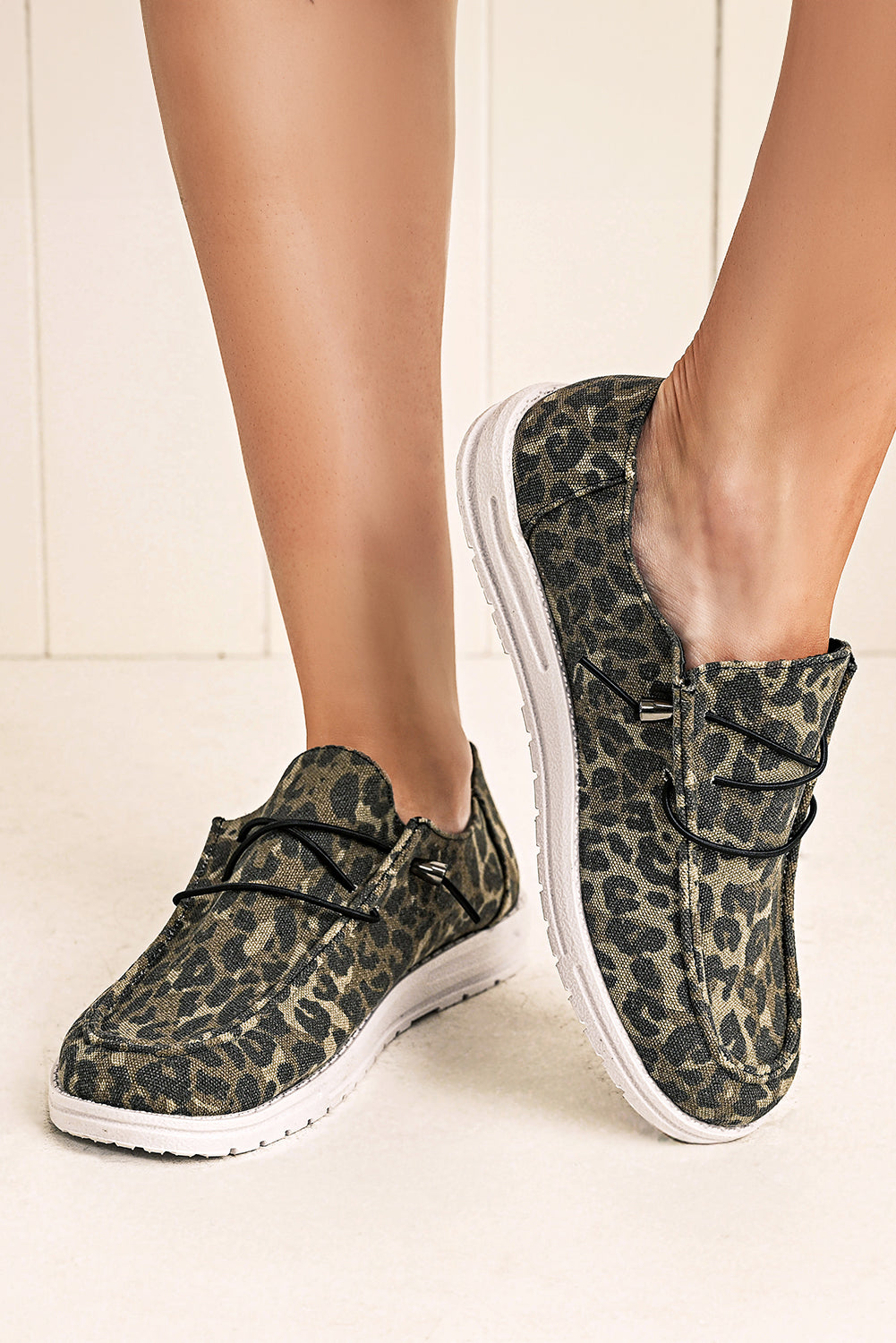 Lace-up Decor Leopard Canvas Shoes