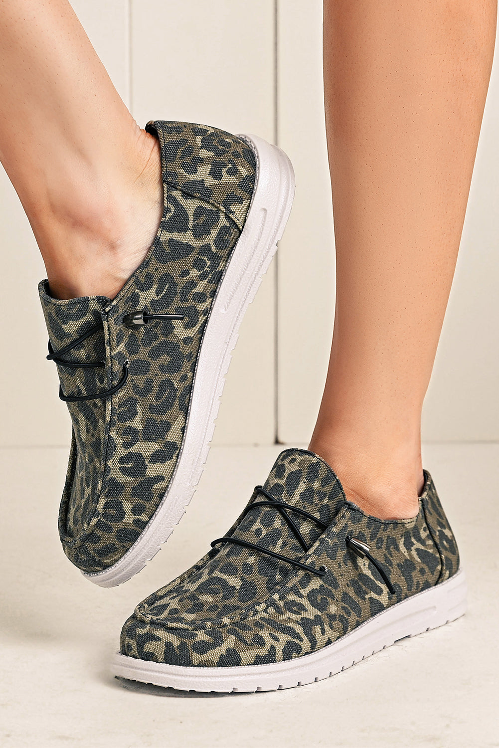 Lace-up Decor Leopard Canvas Shoes