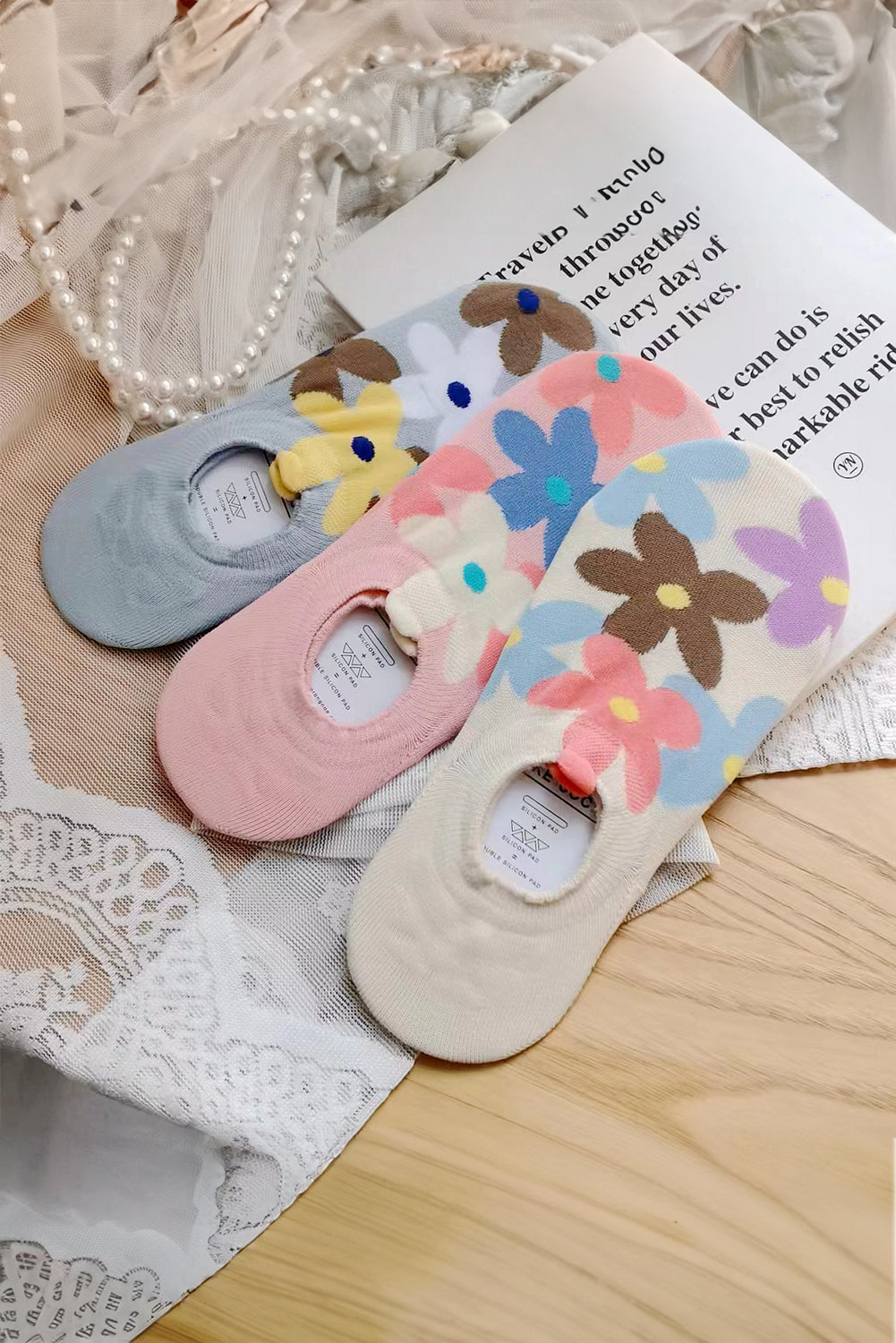 Cute Floral-Print No Show Socks Style