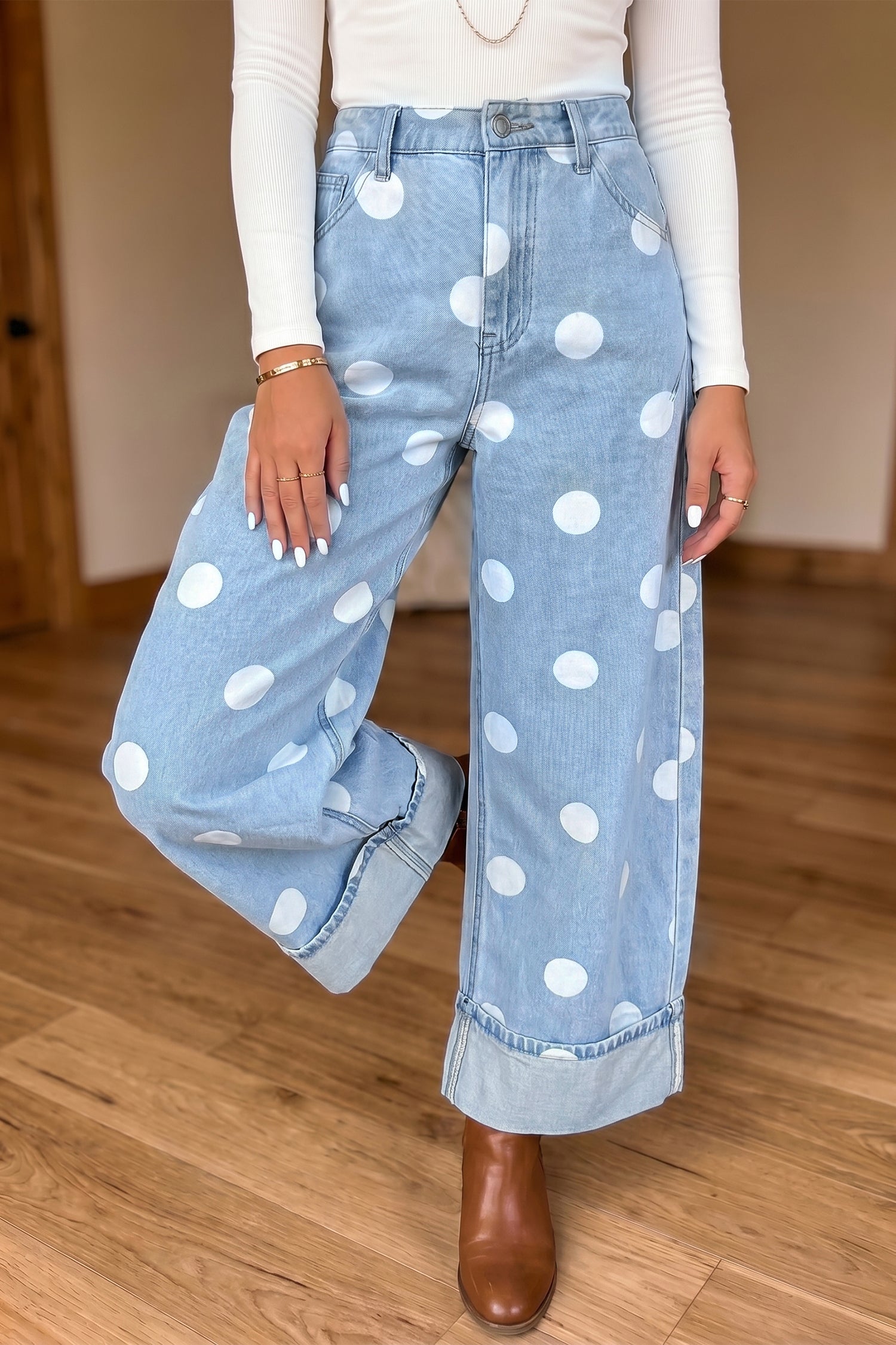 Ankle-Length Metal Polka-Dot Metal Button Everyday Jeans in Sky Blue