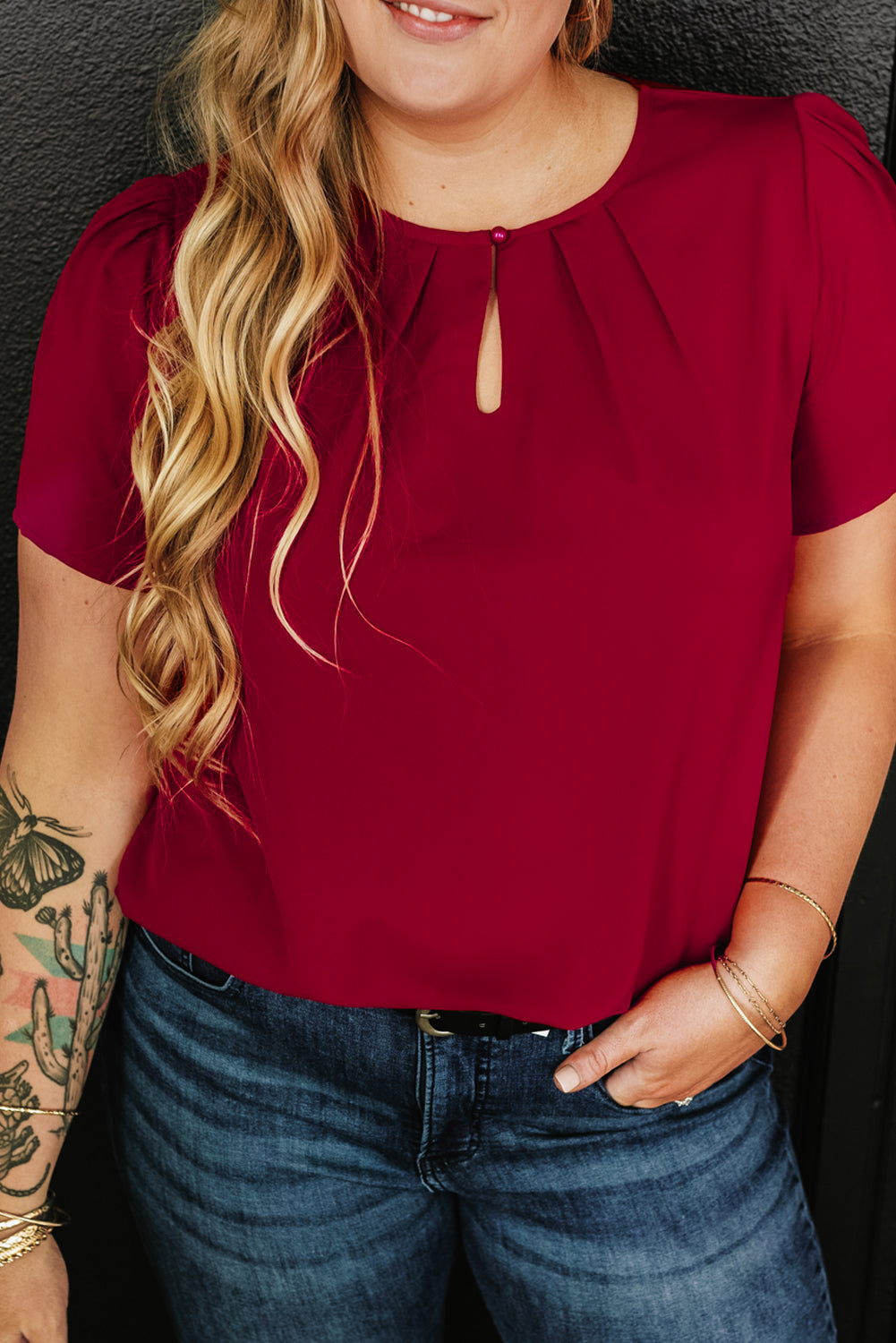 Women's T Shirt Featuring Pleat-Detail Crew Neck Plus Size