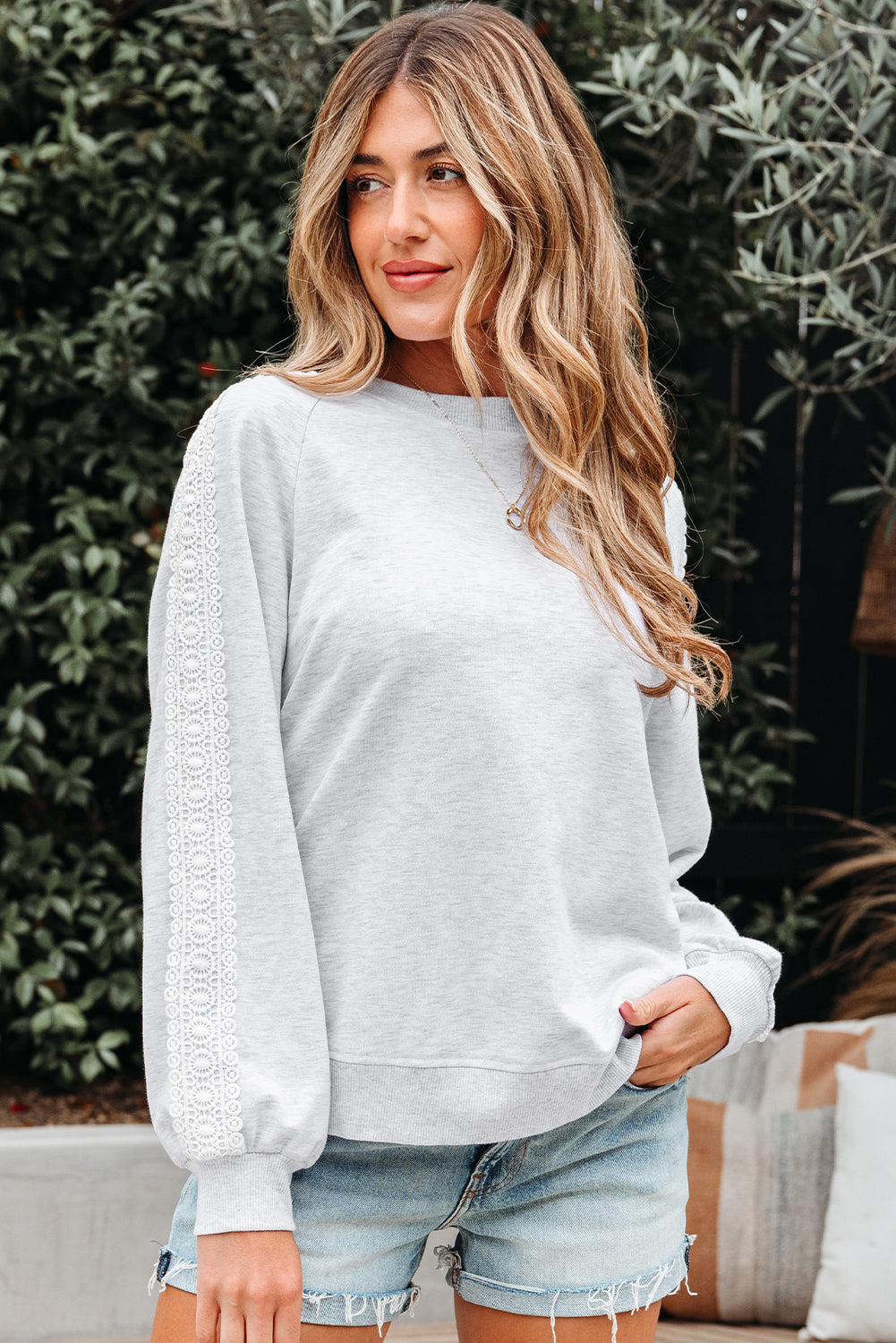 Lace Sleeve Patchwork Raglan Crew-Neck Sweatshirt