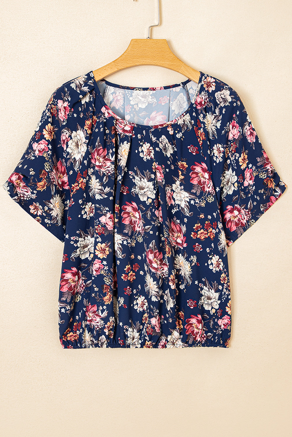 Short-Sleeved Scoop Floral Scoop Neck Everyday Blouse