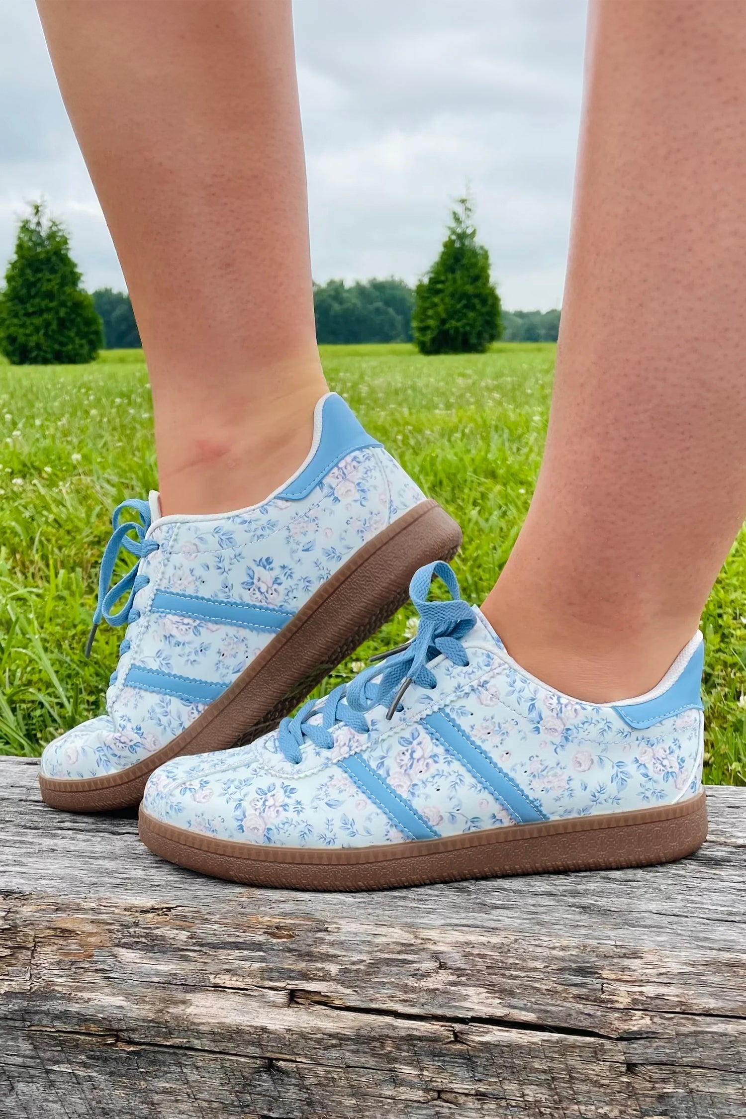 Lace-up PU Floral-Print PU Leather Flat Shoes in Light Blue