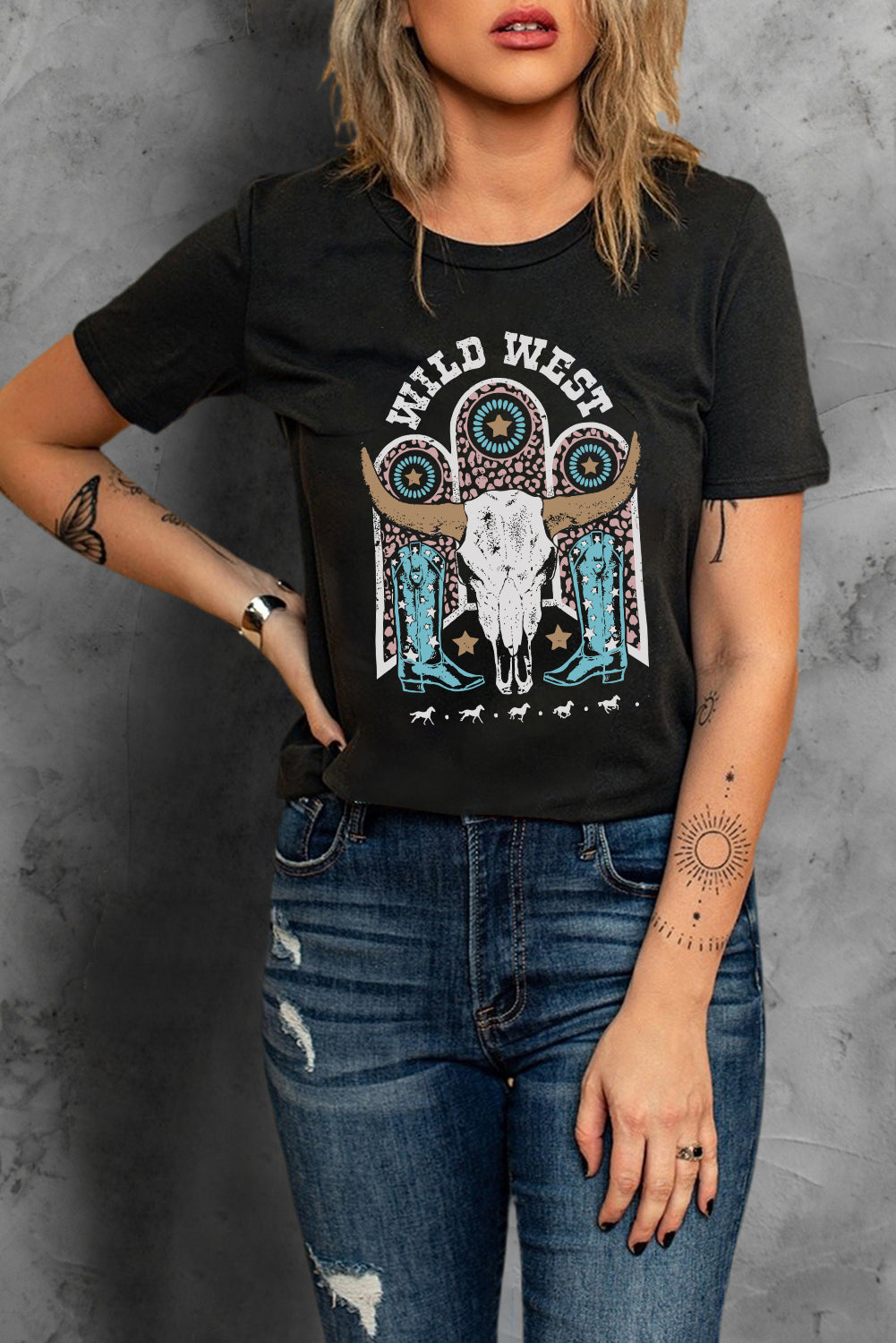 Women's T Shirt with WILD WEST Steer Skull Graphic-Print