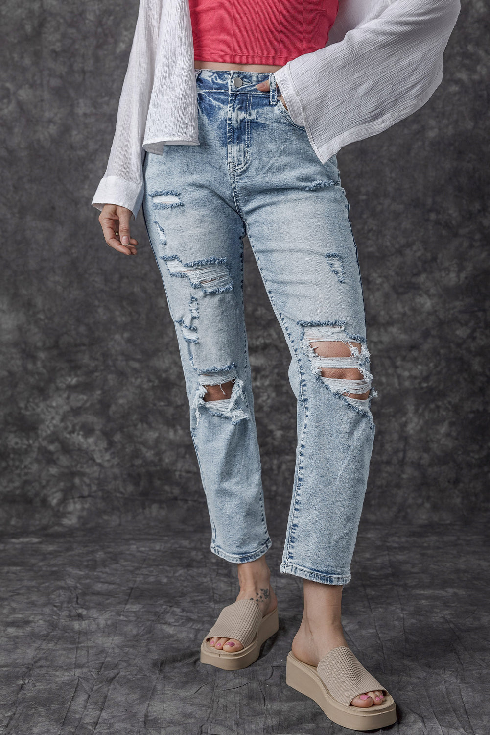 Women's Light Wash Frayed High-Rise Jeans