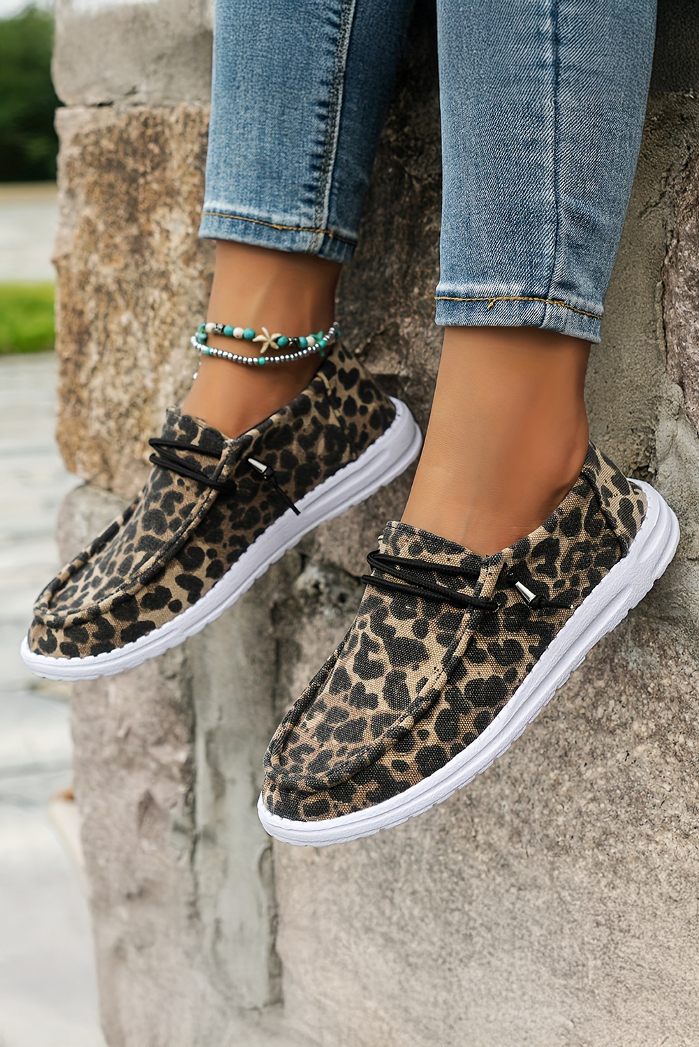 Lace-up Decor Leopard Canvas Shoes