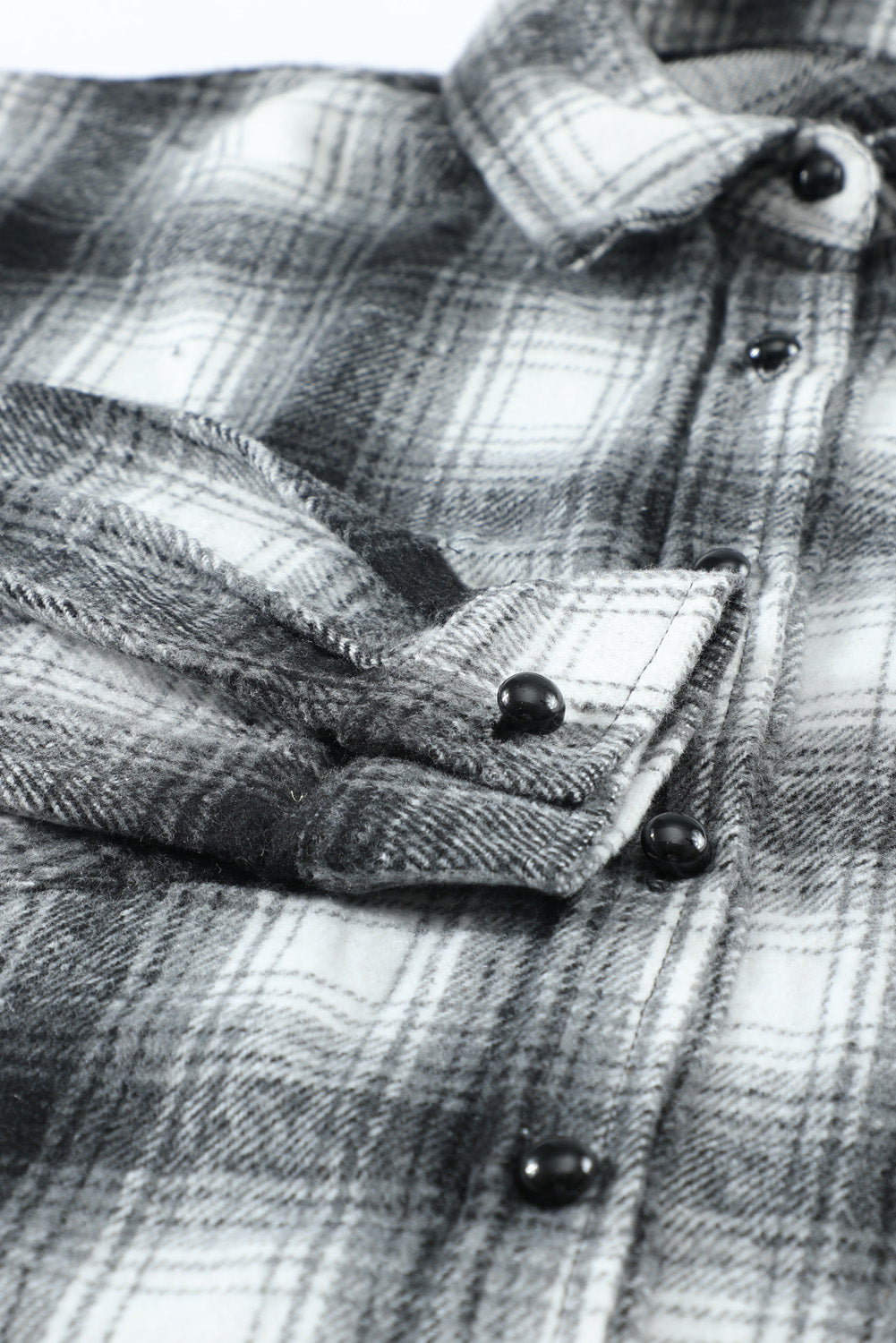 Women's Shacket Featuring Buttons Pocket-Detail Plaid