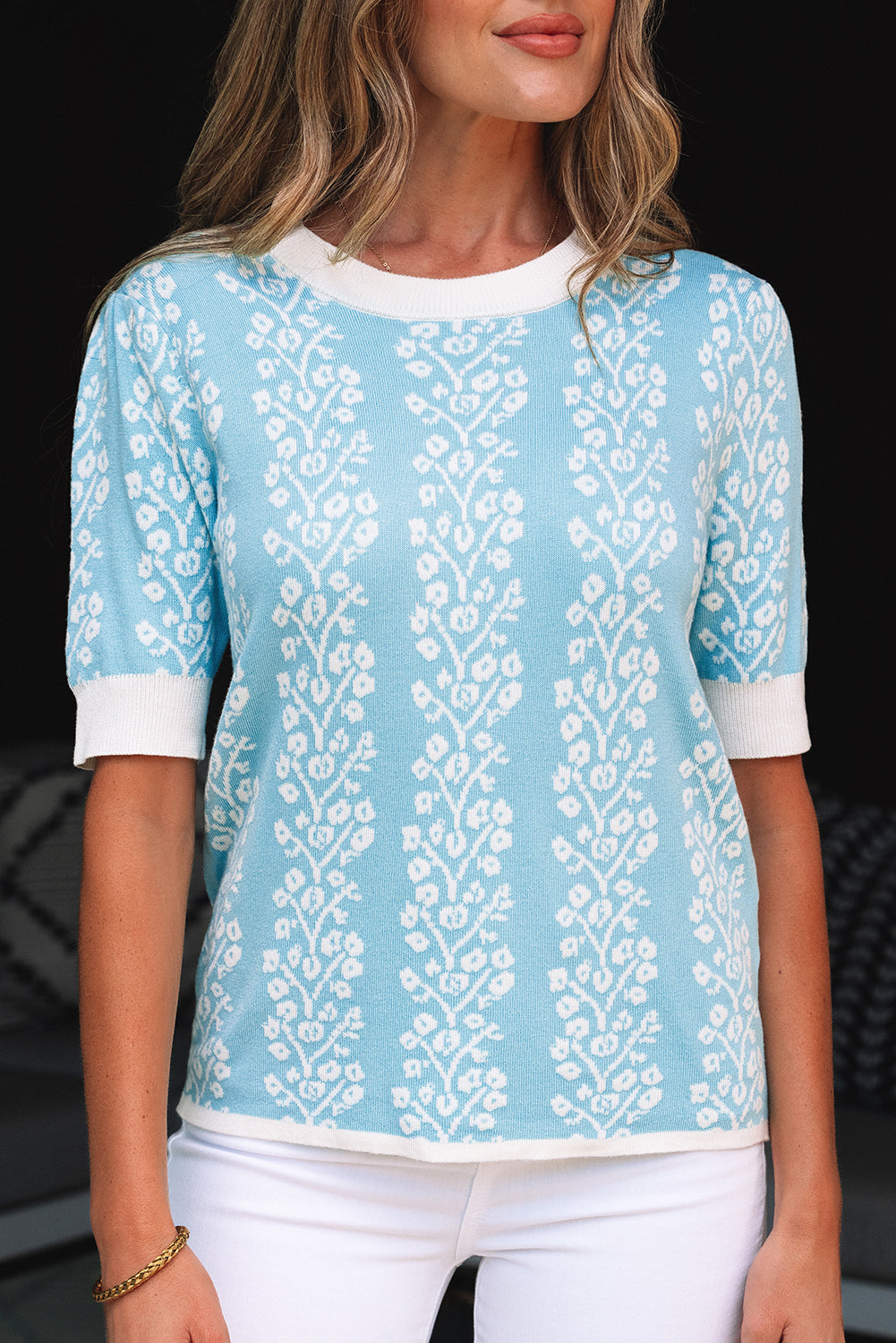 Contrast Floral Crewneck Short-Sleeved Knit Top