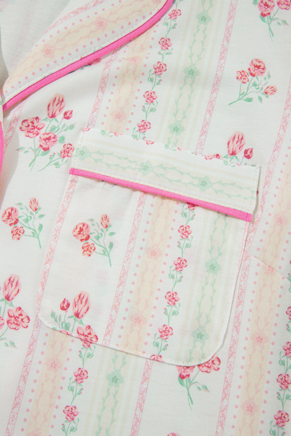 Contrast Pipping Floral-Print Pipping Short Pajamas Set