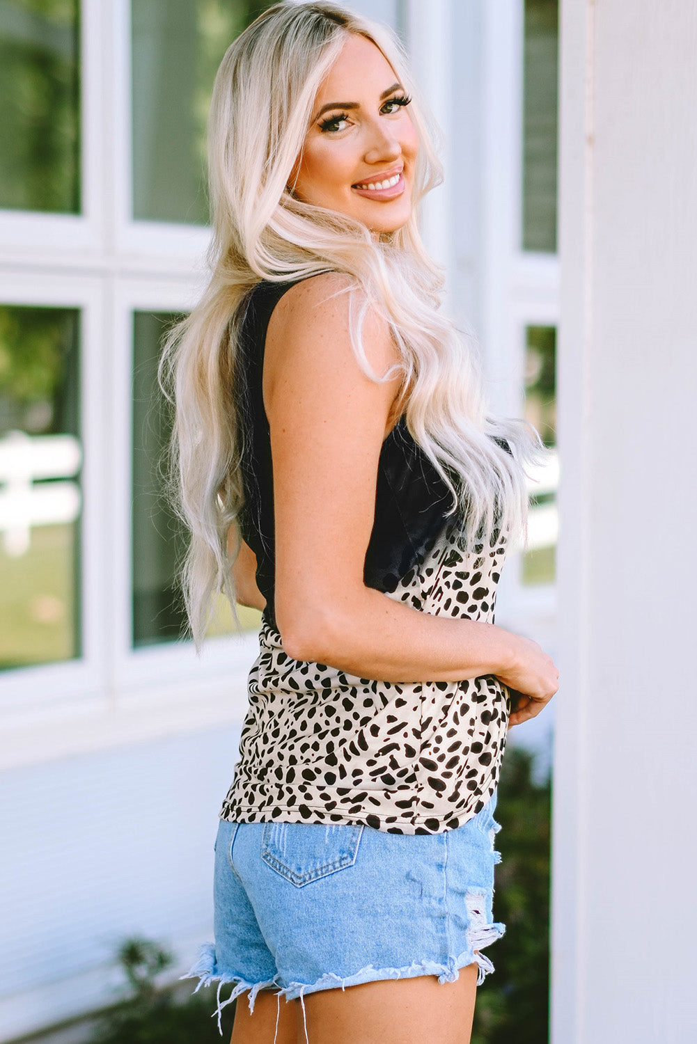 Women's Tank Top with Gradient Split Neck