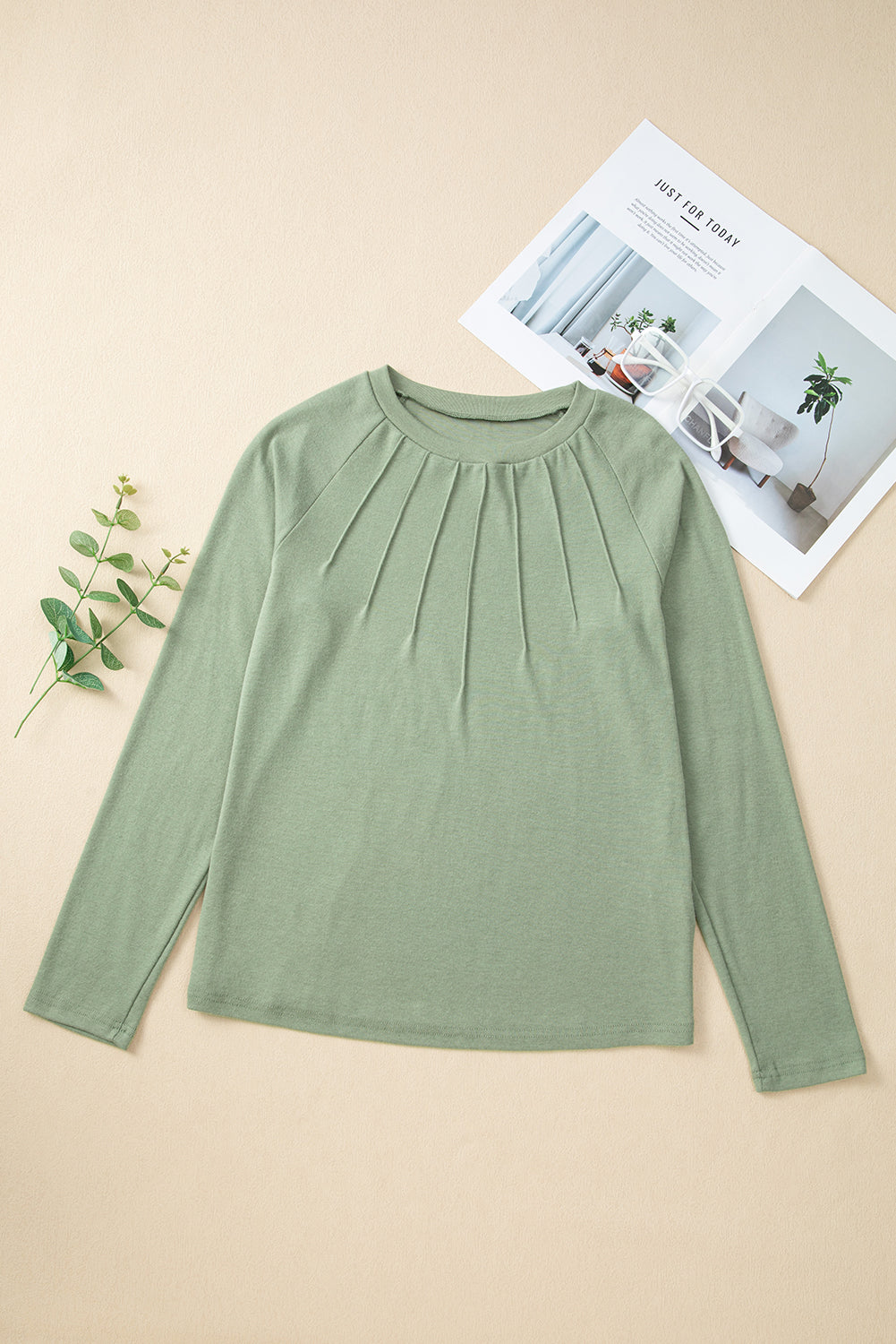 Seam Detail Solid Detail Raglan Long-Sleeved Top in Green