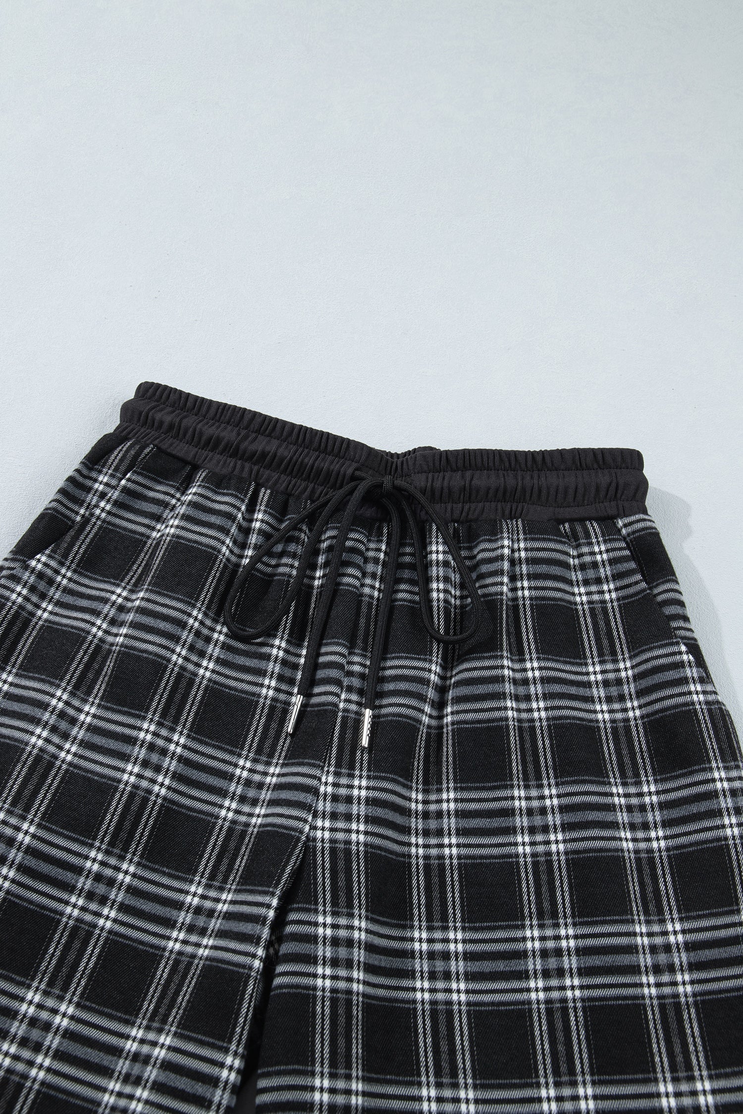 Frenchy Plaid Pattern Contrast Wide-Leg Pants in Black