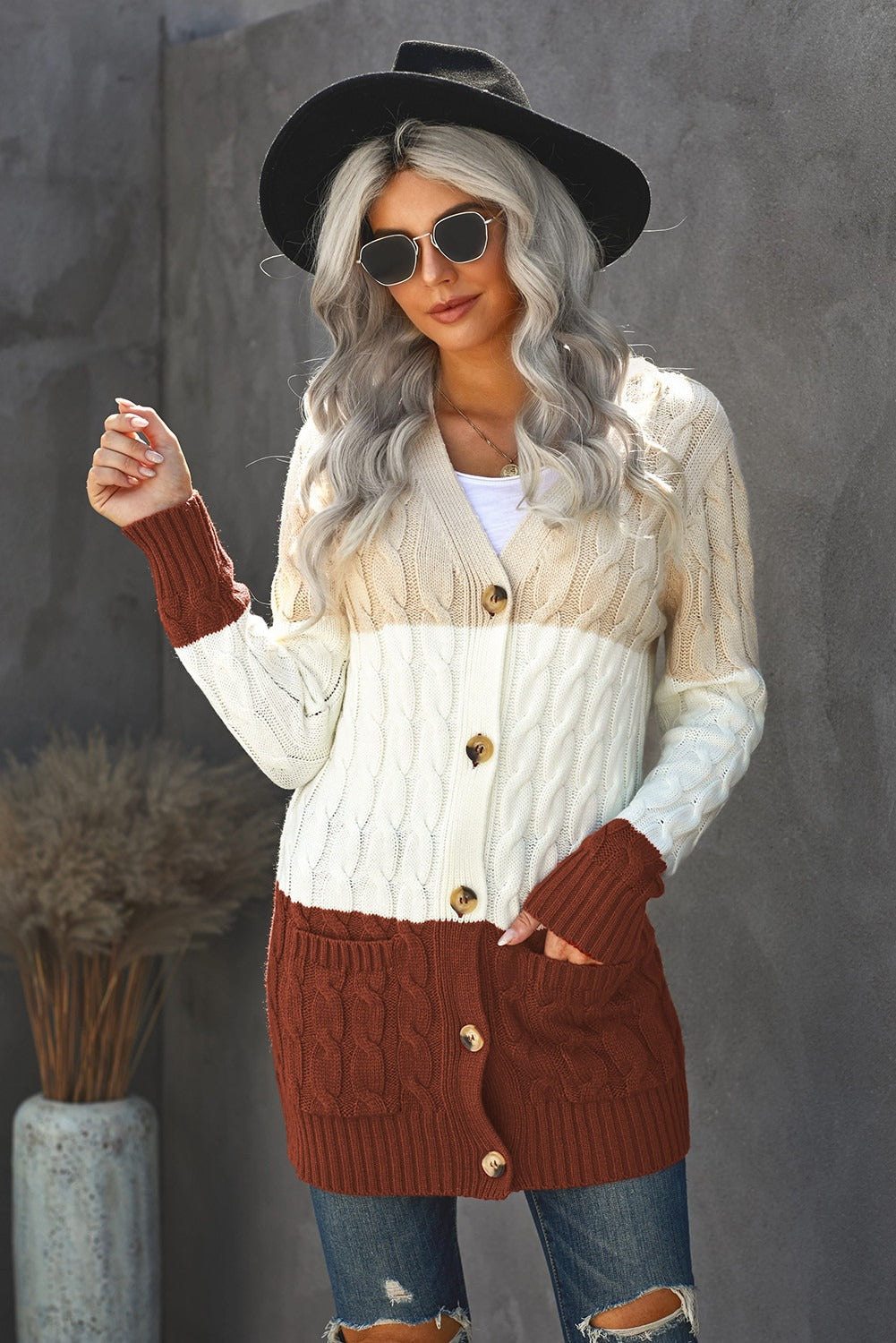 Women's Apricot Red Color-Block Button Pocket Chunky Knit Cardigan