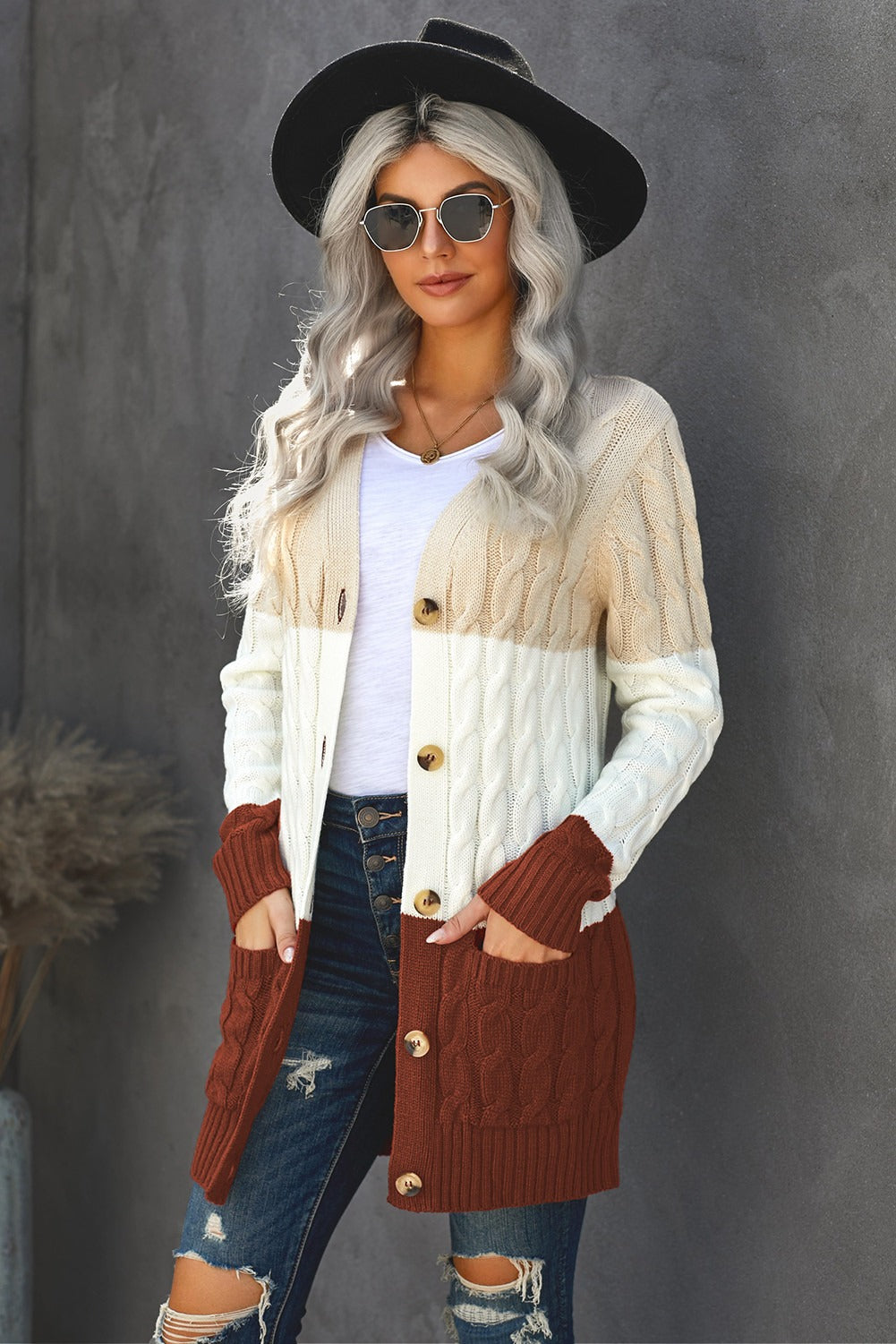 Women's Apricot Red Color-Block Button Pocket Chunky Knit Cardigan