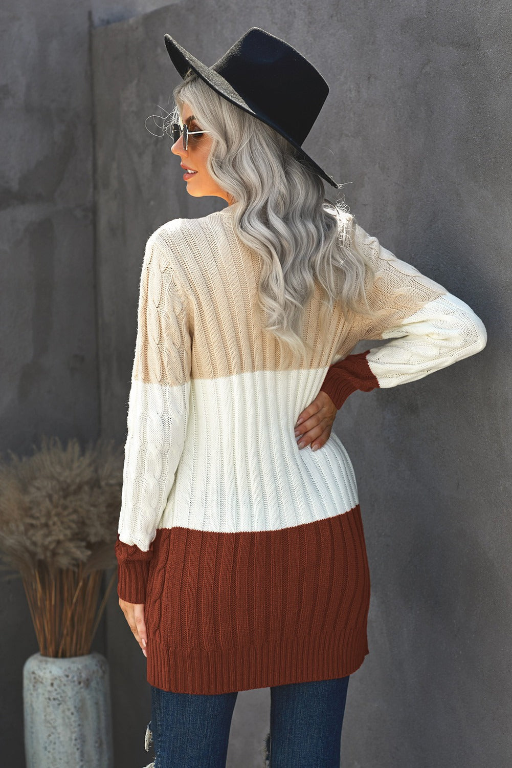 Women's Apricot Red Color-Block Button Pocket Chunky Knit Cardigan