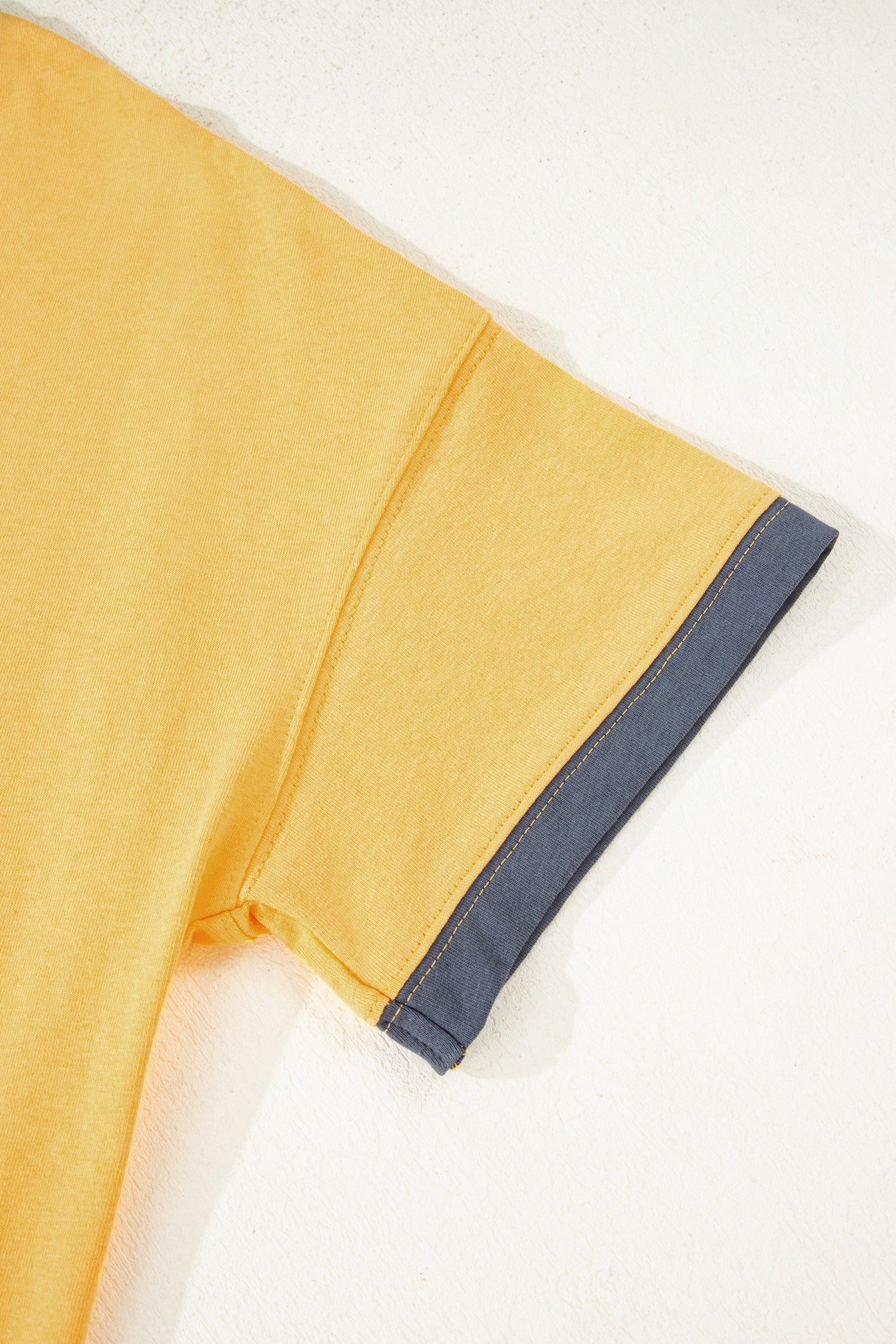 Contrast Trim Raw Hemline Short-Sleeved Loose Top