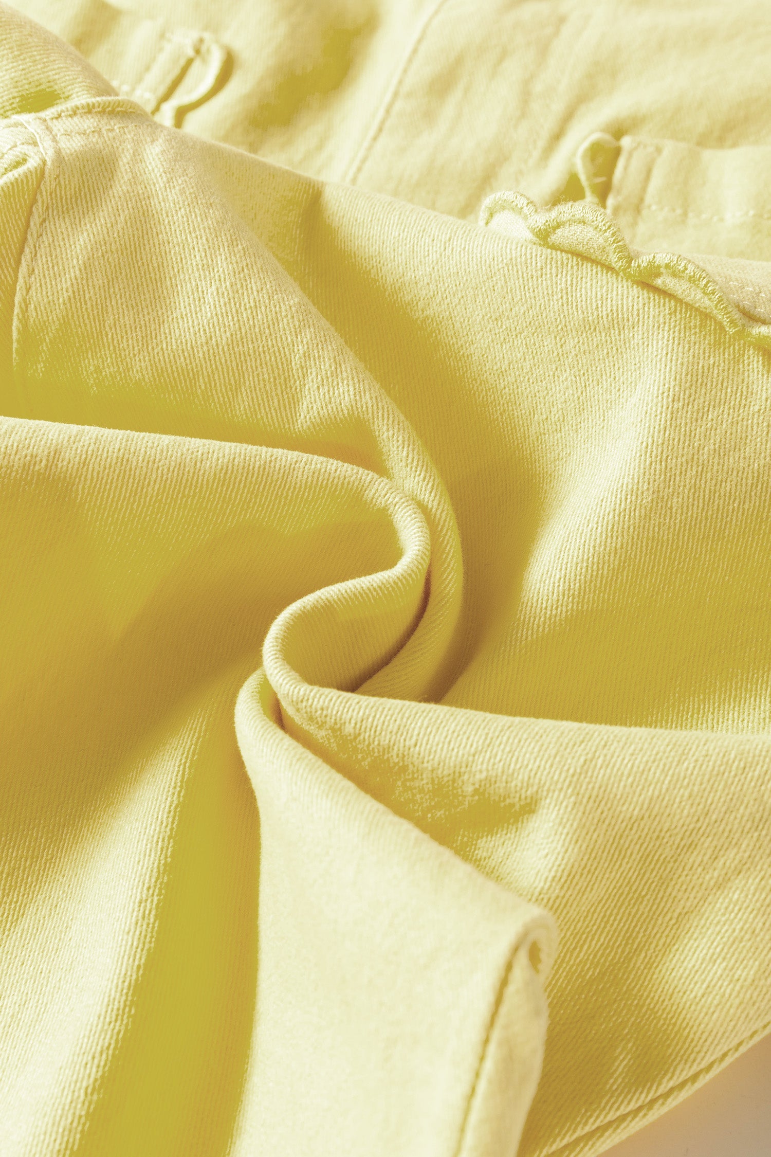 Scalloped Patch Solid Patch Pocket Shift Jeans in Yellow
