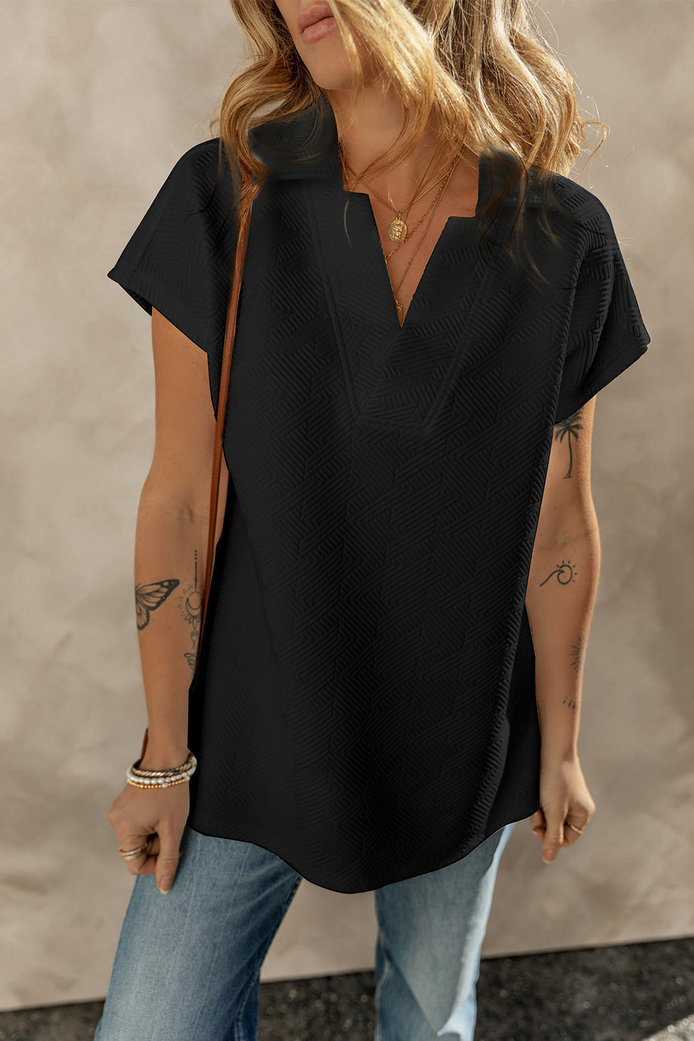 Women's Collared Textured V Neck Top