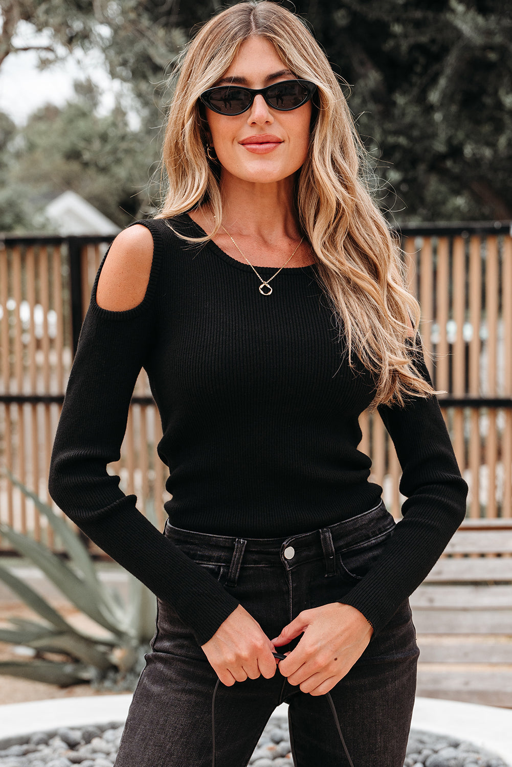 Rib-Knit Knit Cold Shoulder Knit Top in Black