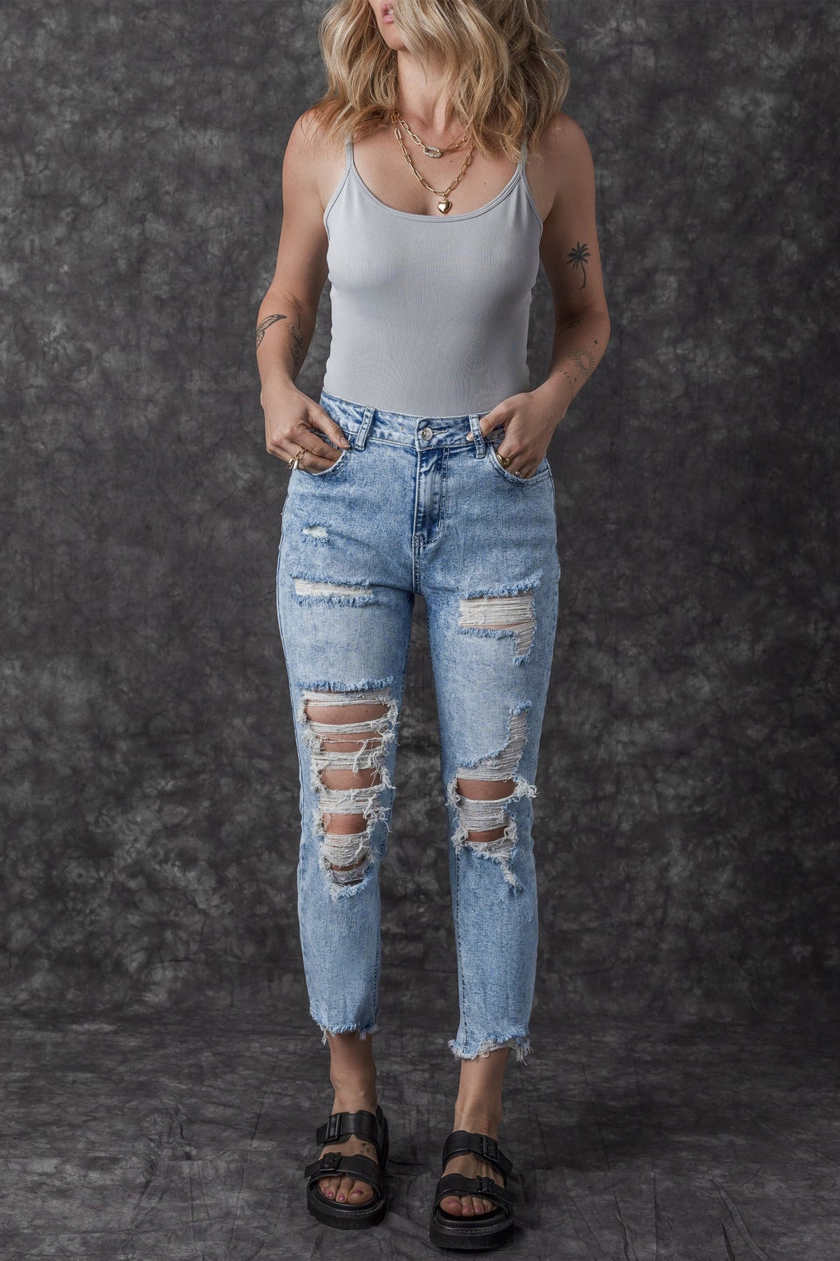 Women's Jeans with Distressed Slim Fit Acid Wash
