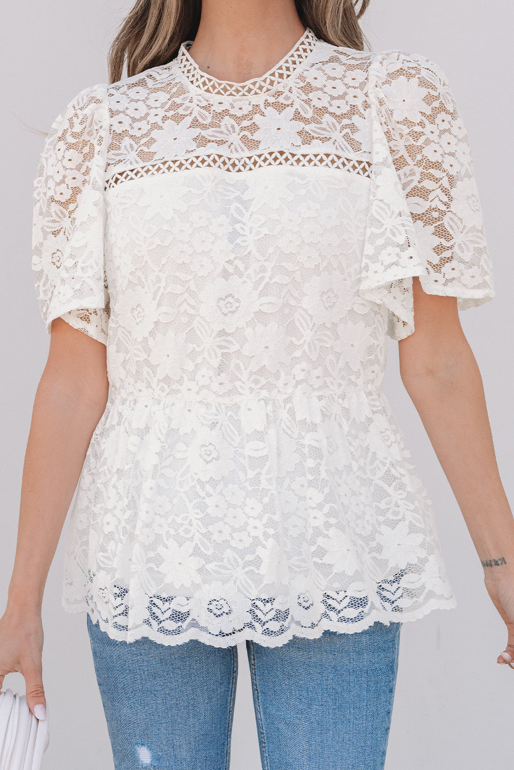 Chic White Short Sleeve Scalloped Floral Lace Peplum Blouse