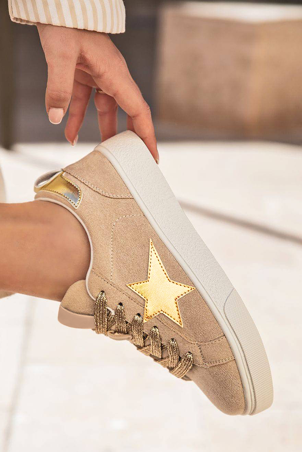 Star Glitter Patchwork Lace-up Sneakers Style