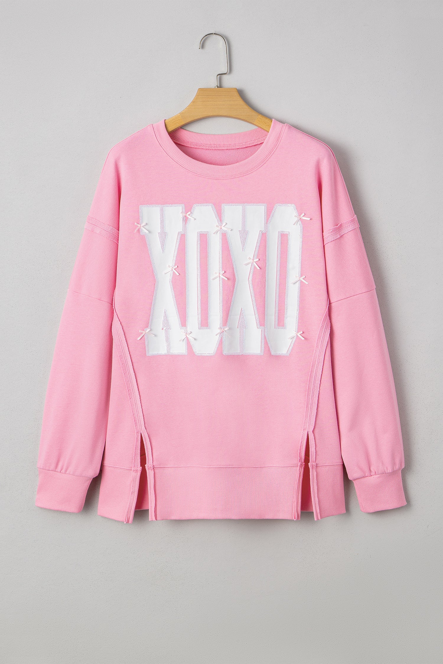 Bow Sequin XOXO Letter Graphic Exposed Seam Baggy Sweatshirt