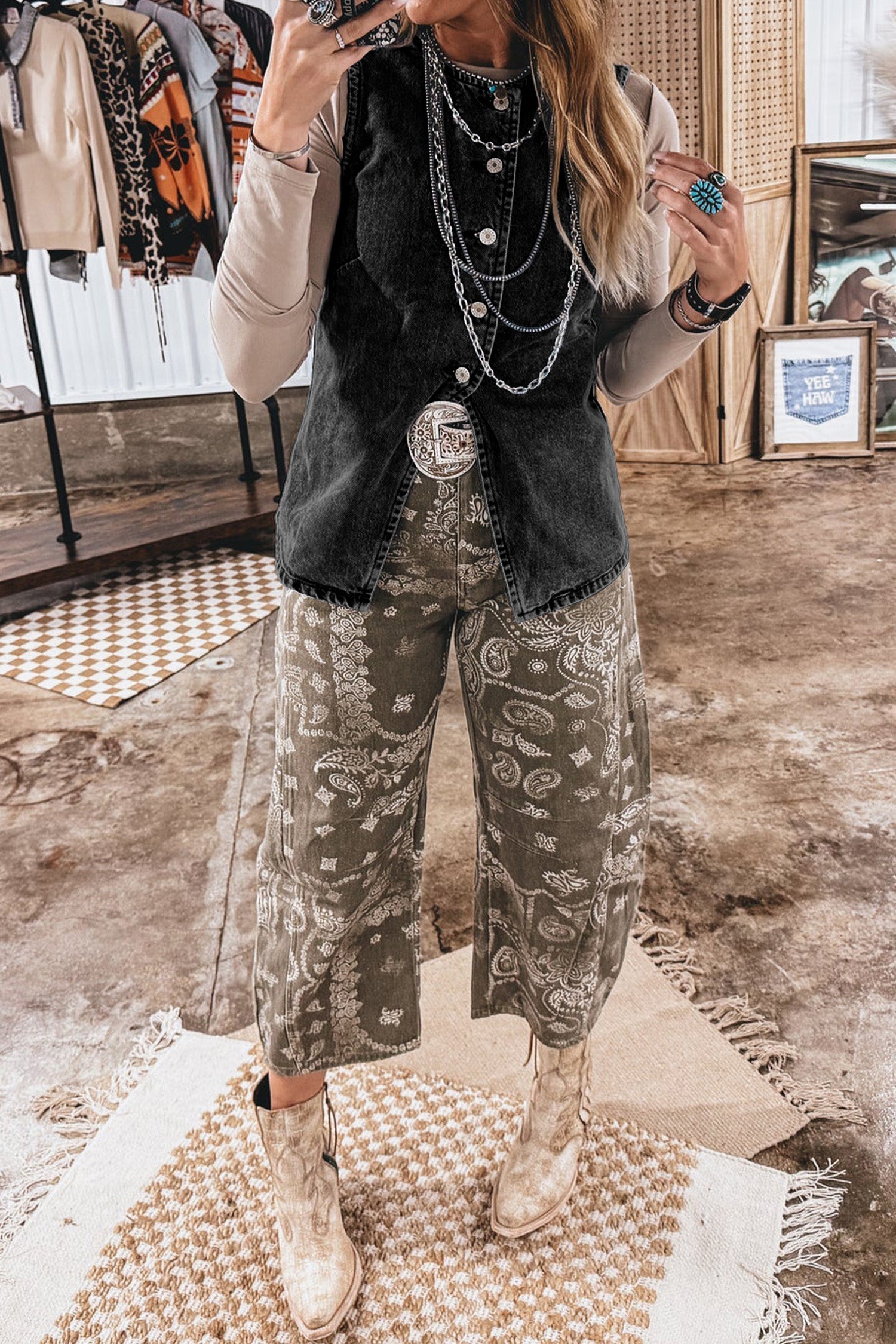 Button-Front Vest Slit Denim in Black