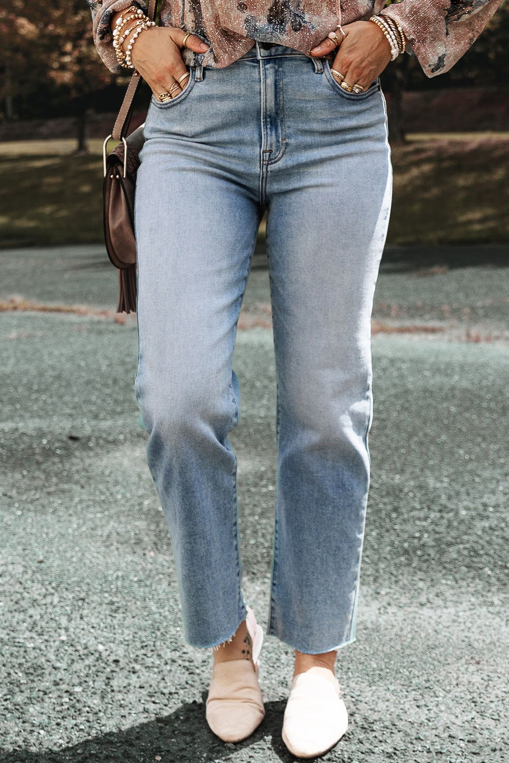 Women's Acid Wash Raw Edge Straight Jeans