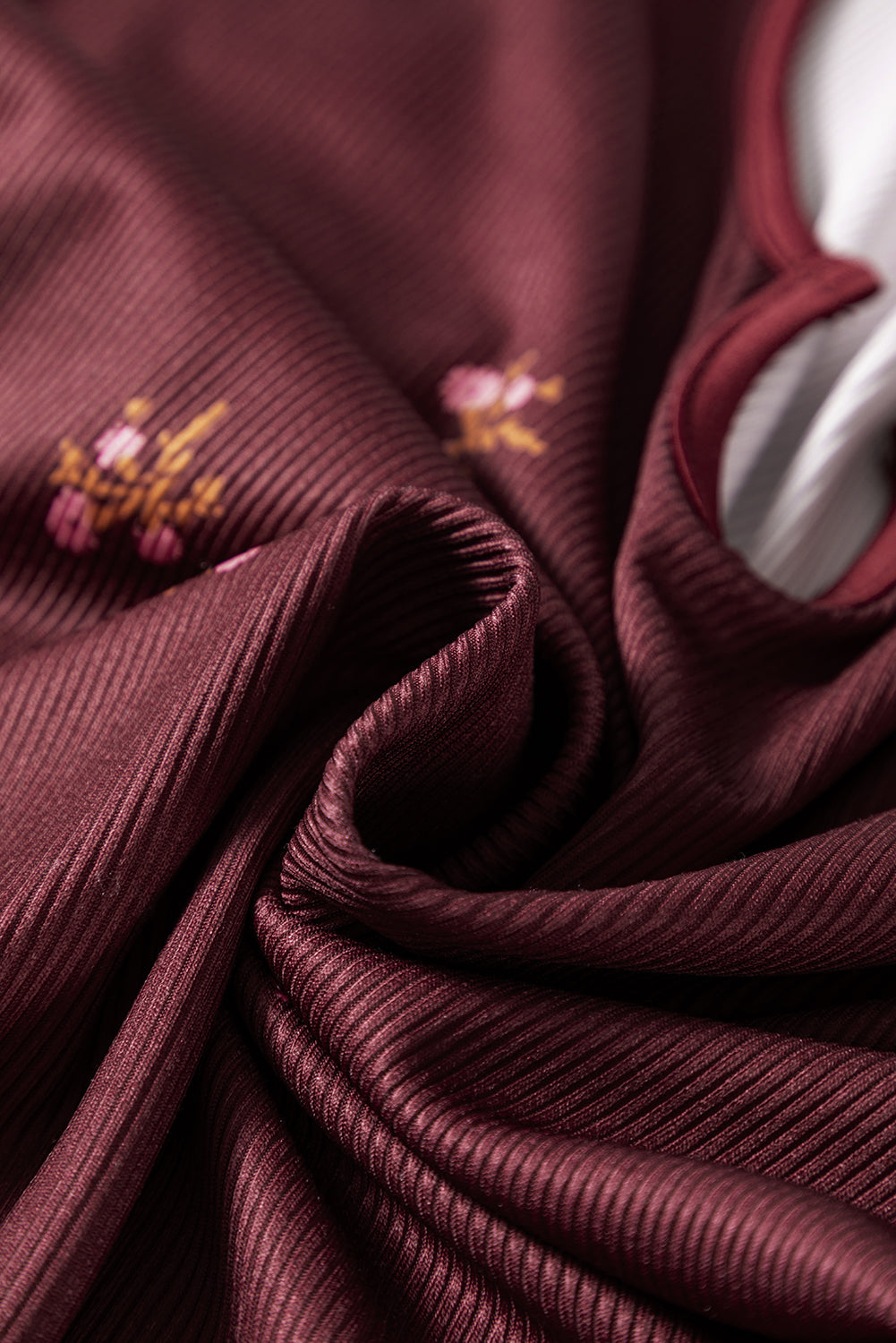 Notched Neck Floral-Print Rib-Knit Long-Sleeved Top in Burgundy