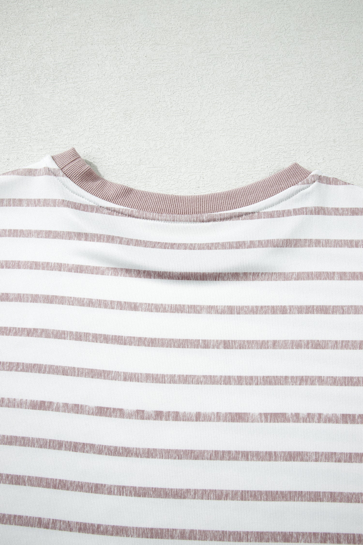 Trim Stripe Colorblock Round-Neck Short-Sleeved Top in Khaki