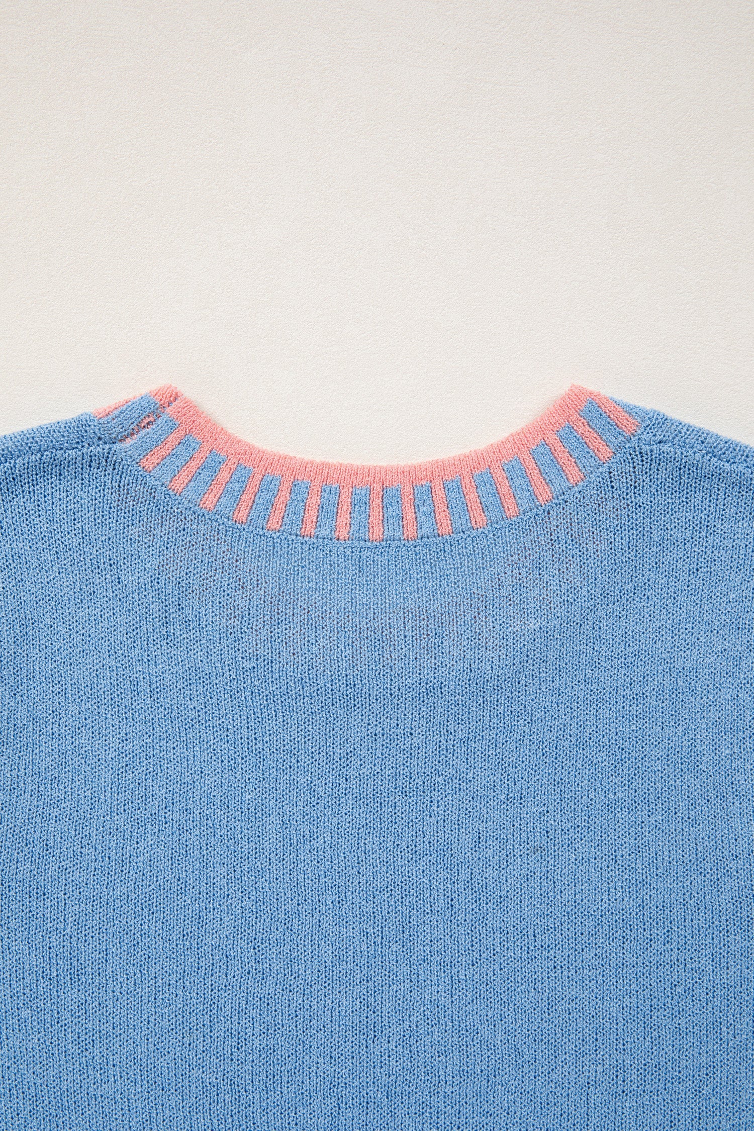Contrast Trim Round-Neck Sleeveless Knit Top