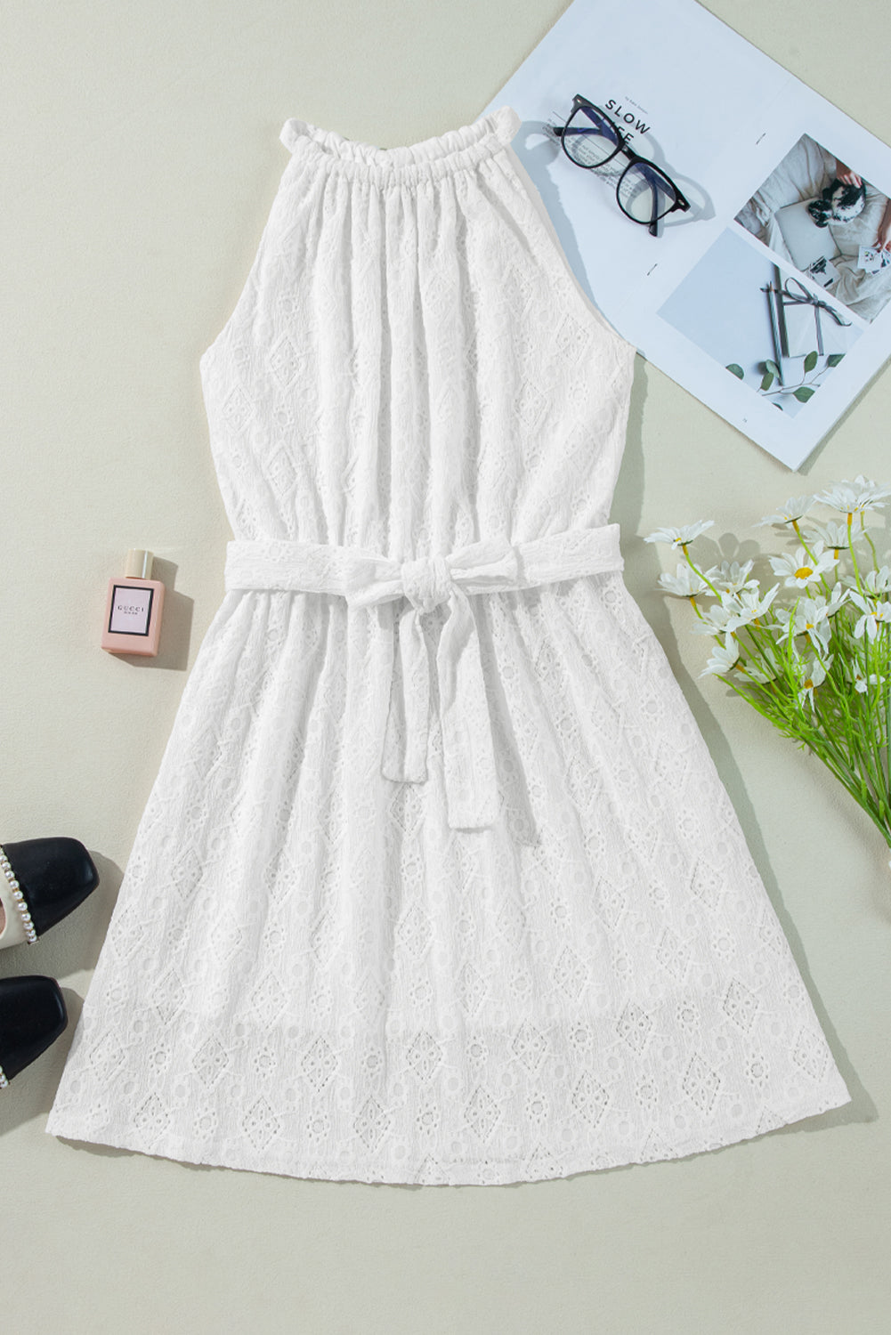 Summer Chic White Lace Sleeveless Mini Dress