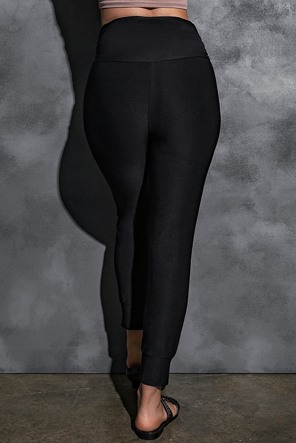 Women's High-Rise Black Pleat-Detail Pocket Leggings