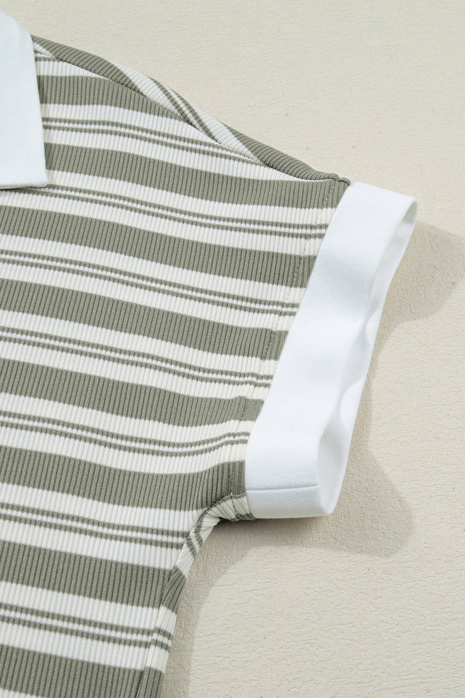T Stripe Short-Sleeved Shirt Midi Dress Featuring Pockets in Green