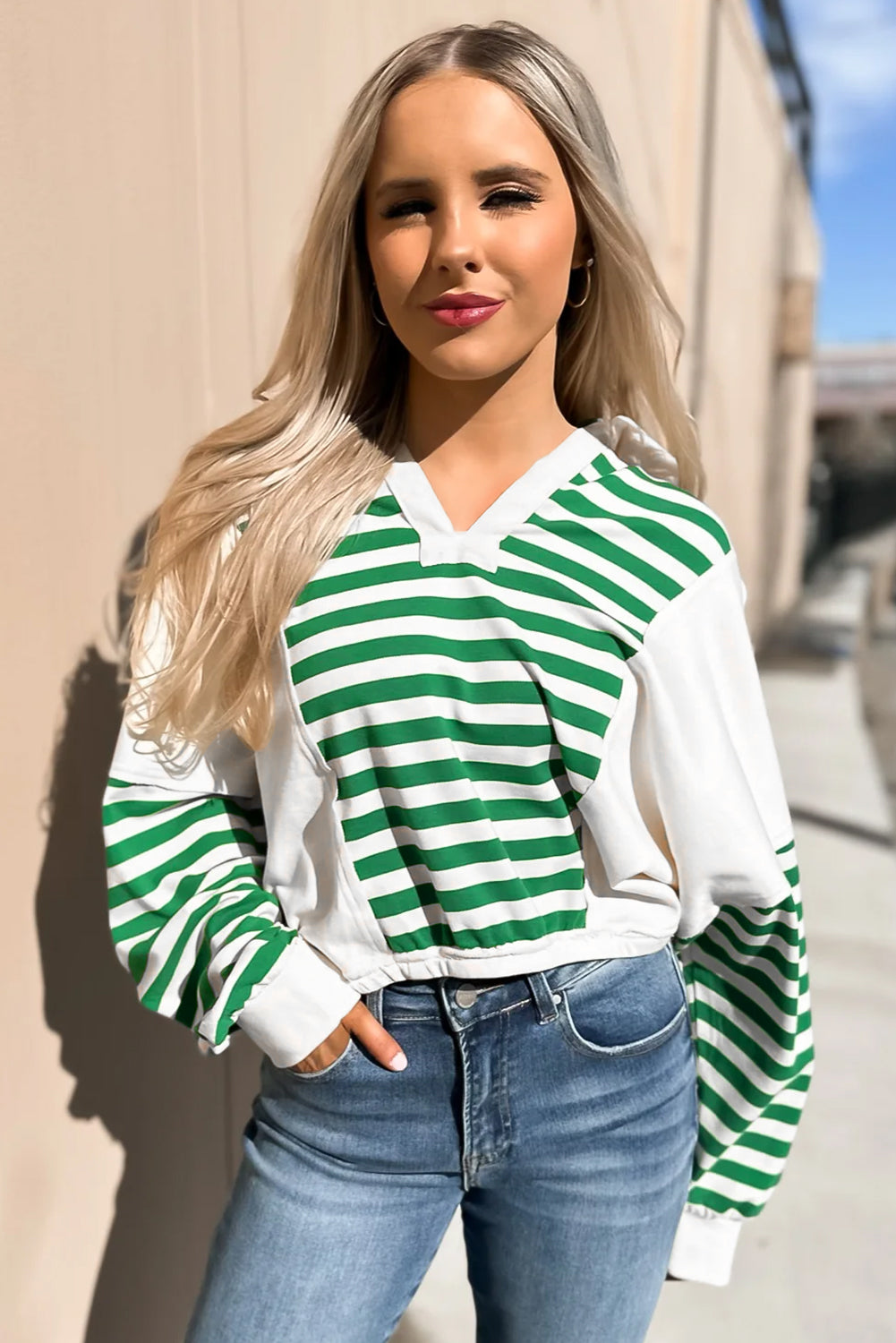V-Neck Colorblock Collared Cropped Knit Pullover