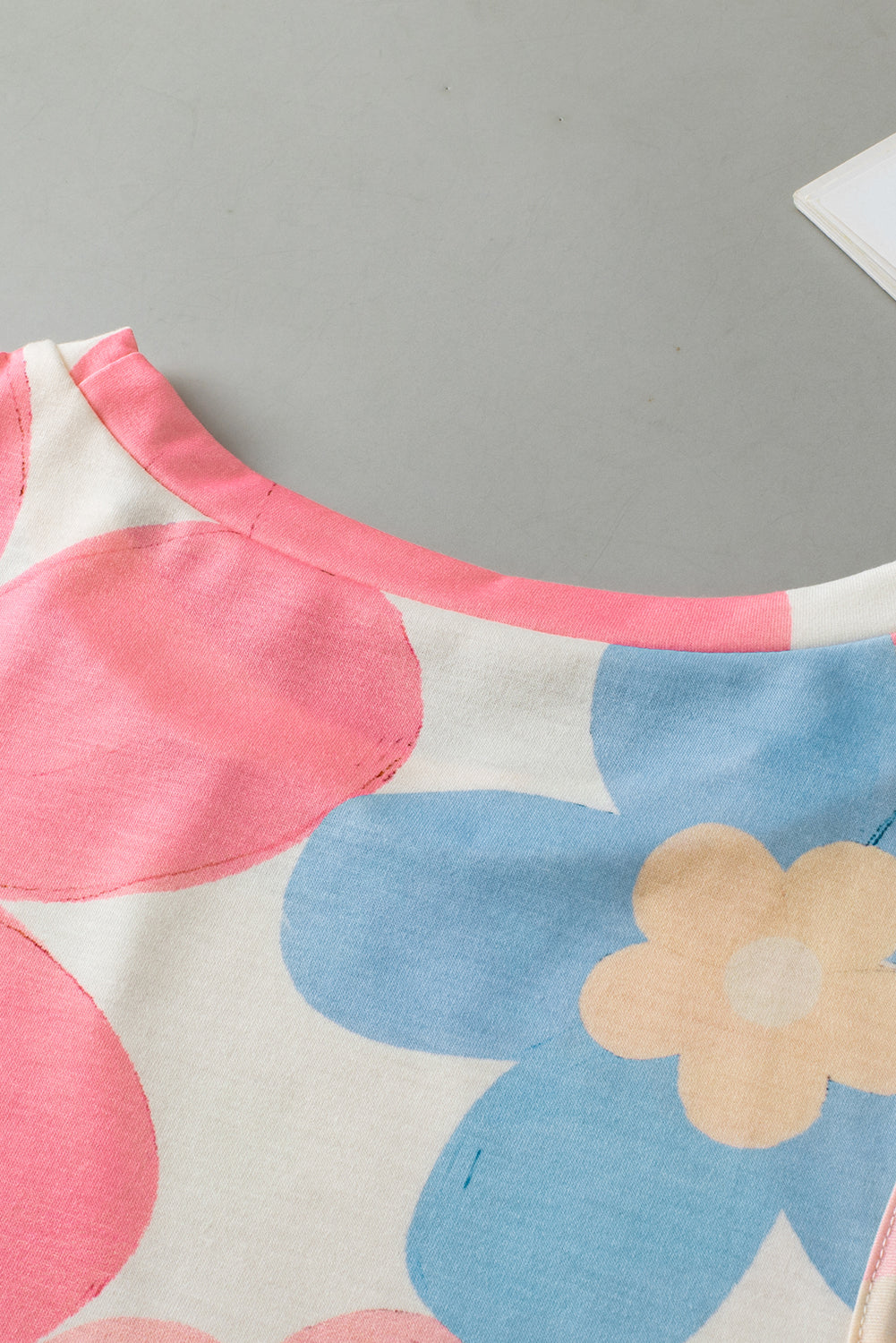 Women's Top with Round Neck Sleeveless Floral-Print