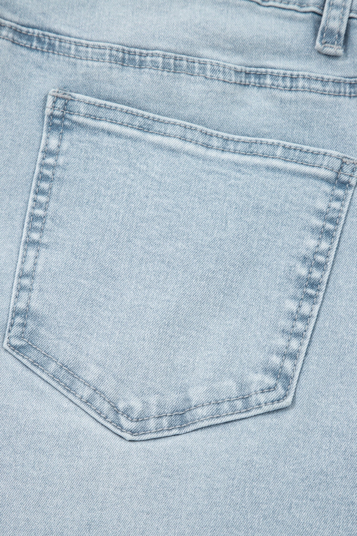 Straight Frayed Cropped Jeans in Beau Blue