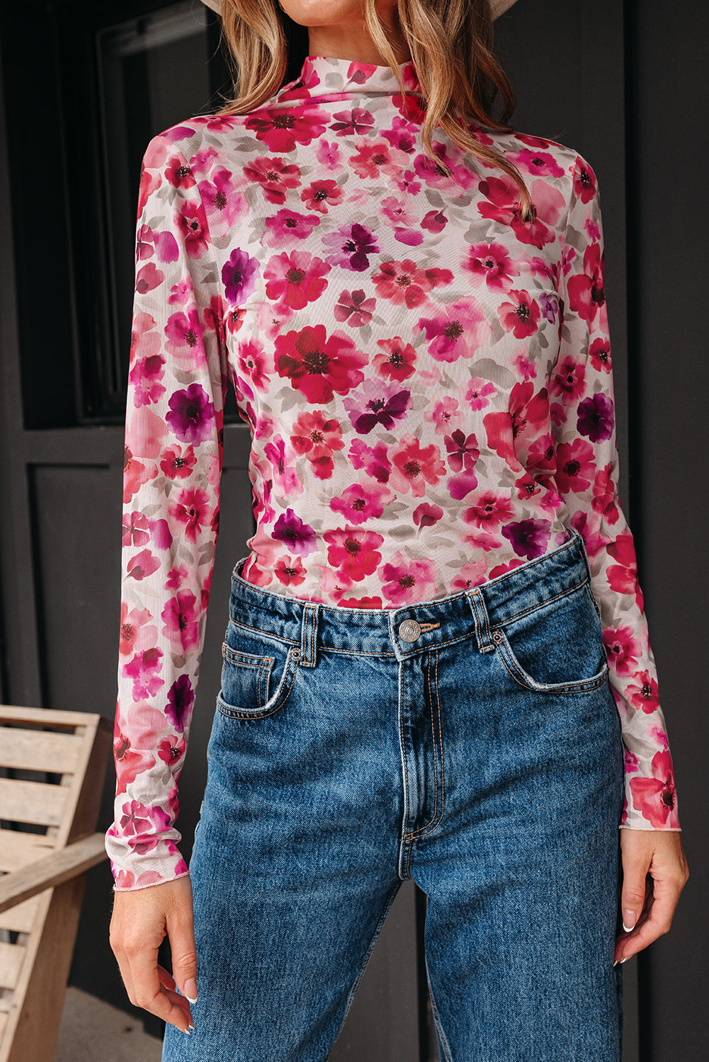 Floral-Print Fit Long-Sleeved Slim Mesh Top in Red